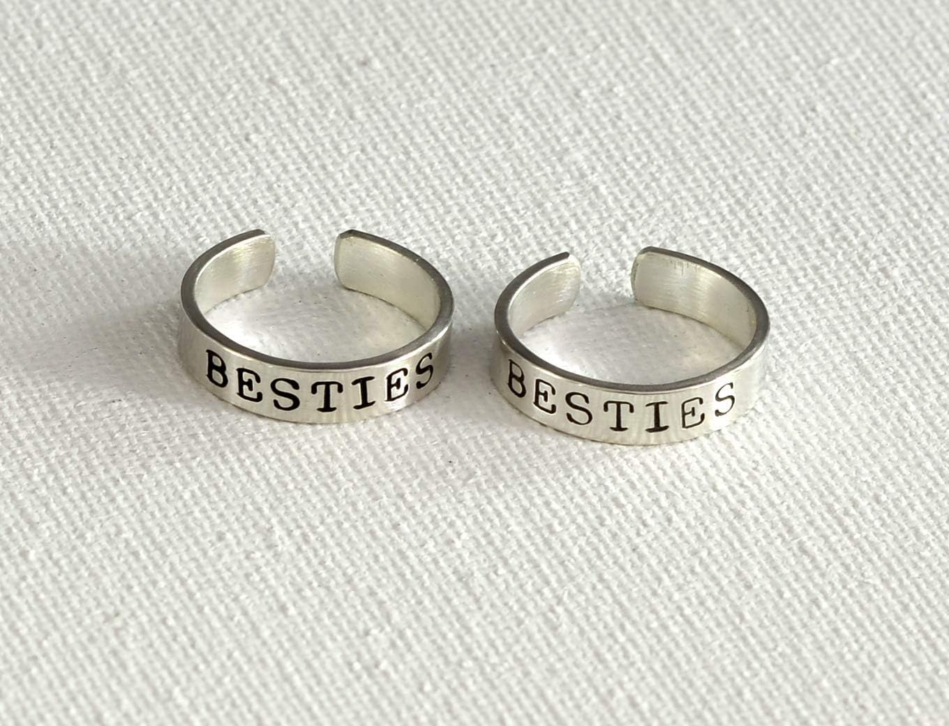 Besties Toe Ring Set in Sterling Silver to celebrate Friendships