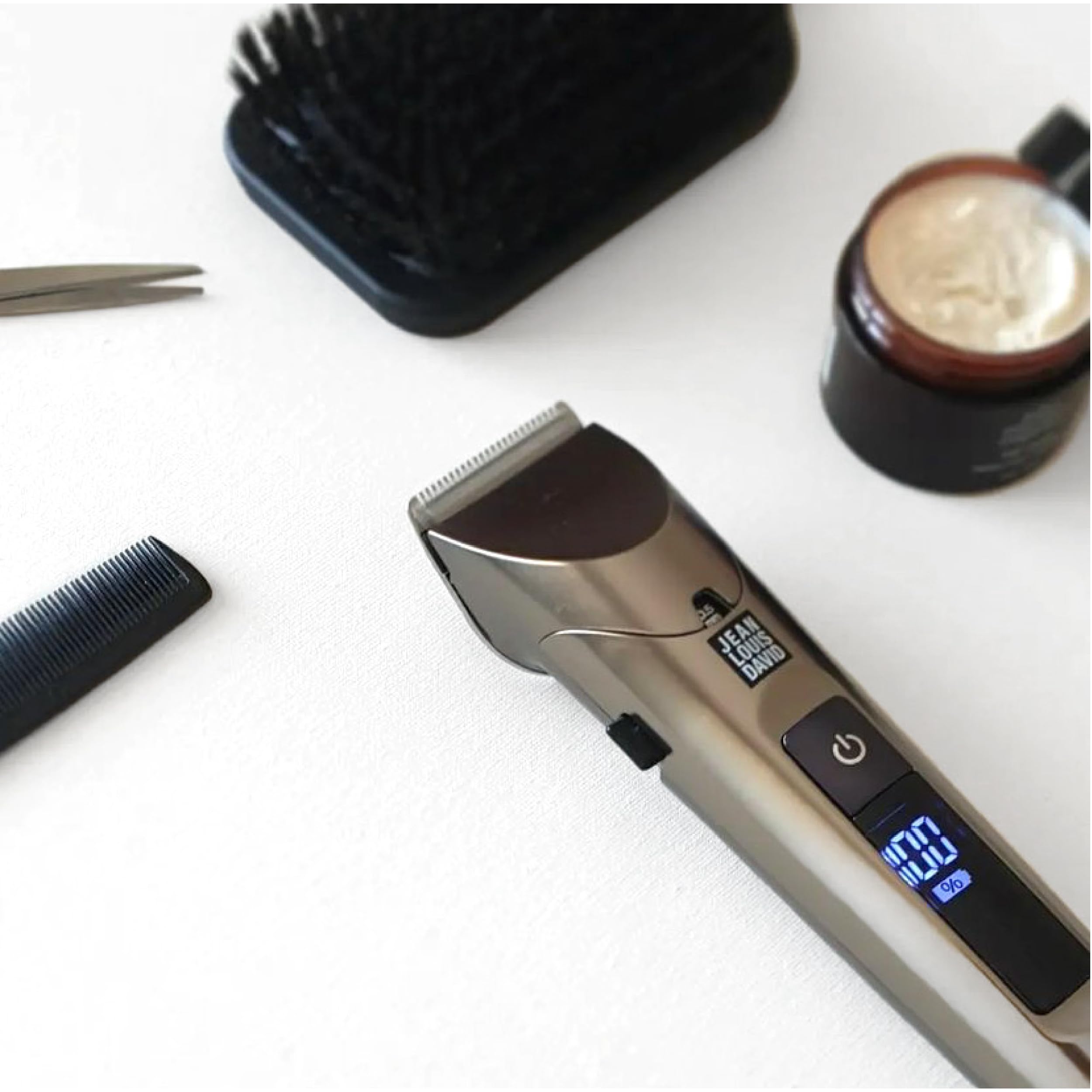 Jean Louis David - Cortapelos Infinite Styler 4 en 1 - Cuchillas Anchas 37 mm - Cabeza, Nariz, Orejas - Peine Ajustable 10 Alturas - Preciso para Barba, Bigote y Cabello - Uso Inalámbrico
