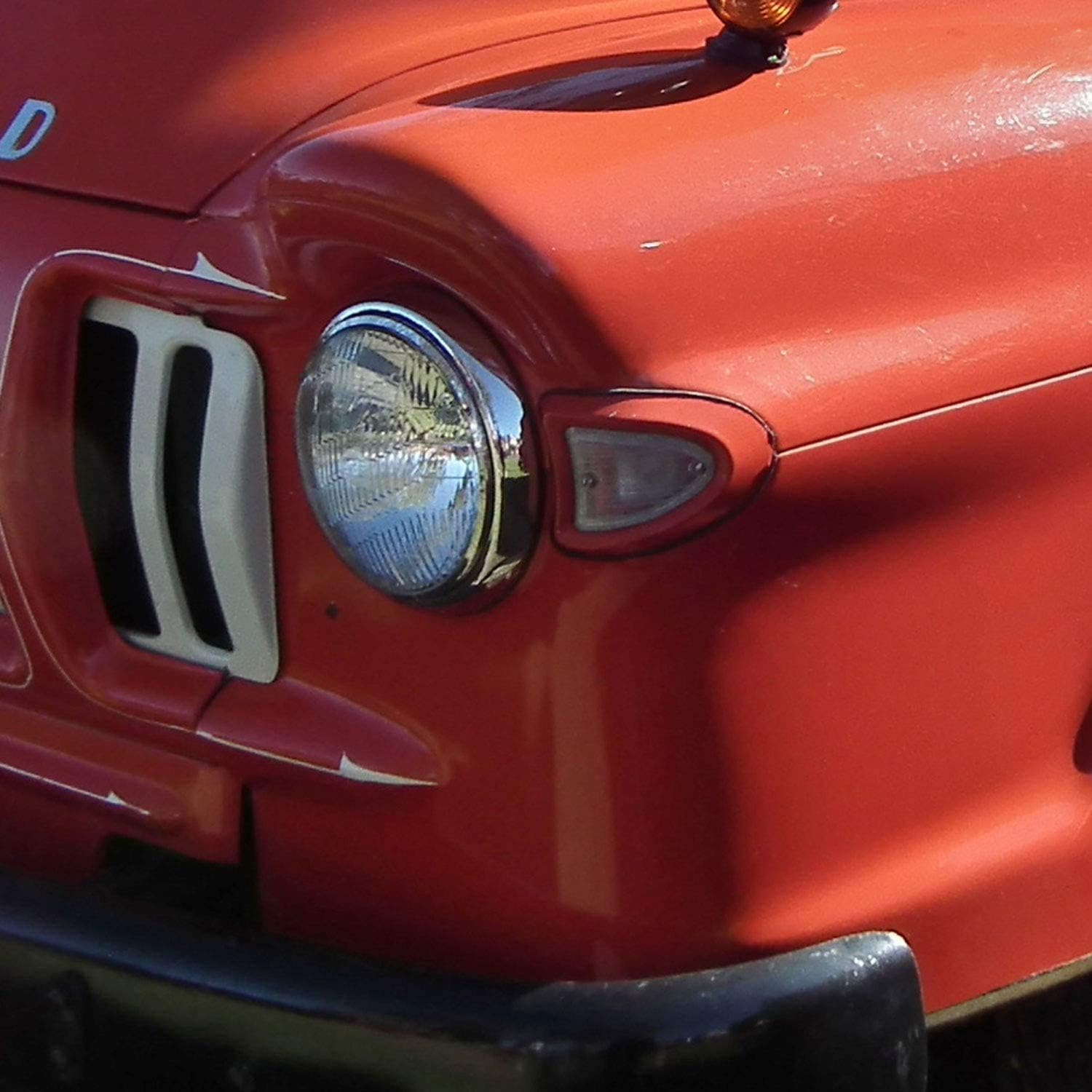 Enhance Your Bedford TJ J0-J3 Truck or Pickup with Pair of Front Parking Lamps, Specifically Designed for Bedford TJ J0 J1 J2 J3 Series and Truck Pickup Models, Improved Visibility and Style