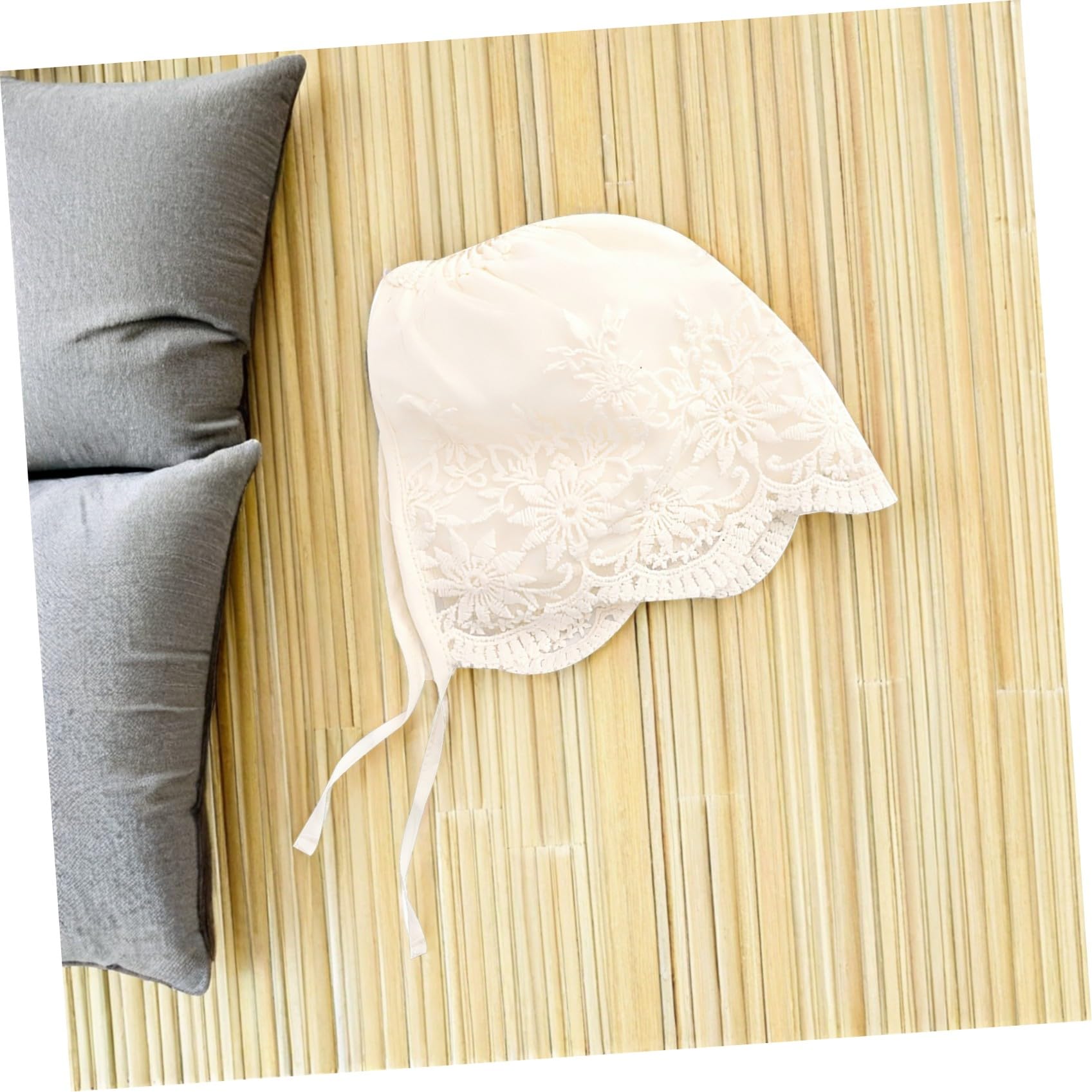 Amosfun Cappello Rosso Neonata in Pizzo, Cappellino Bimba Beige 2 Pezzi, Delicato sulla Pelle, Chiusura Sicura, per Battesimi e Servizi Fotografici