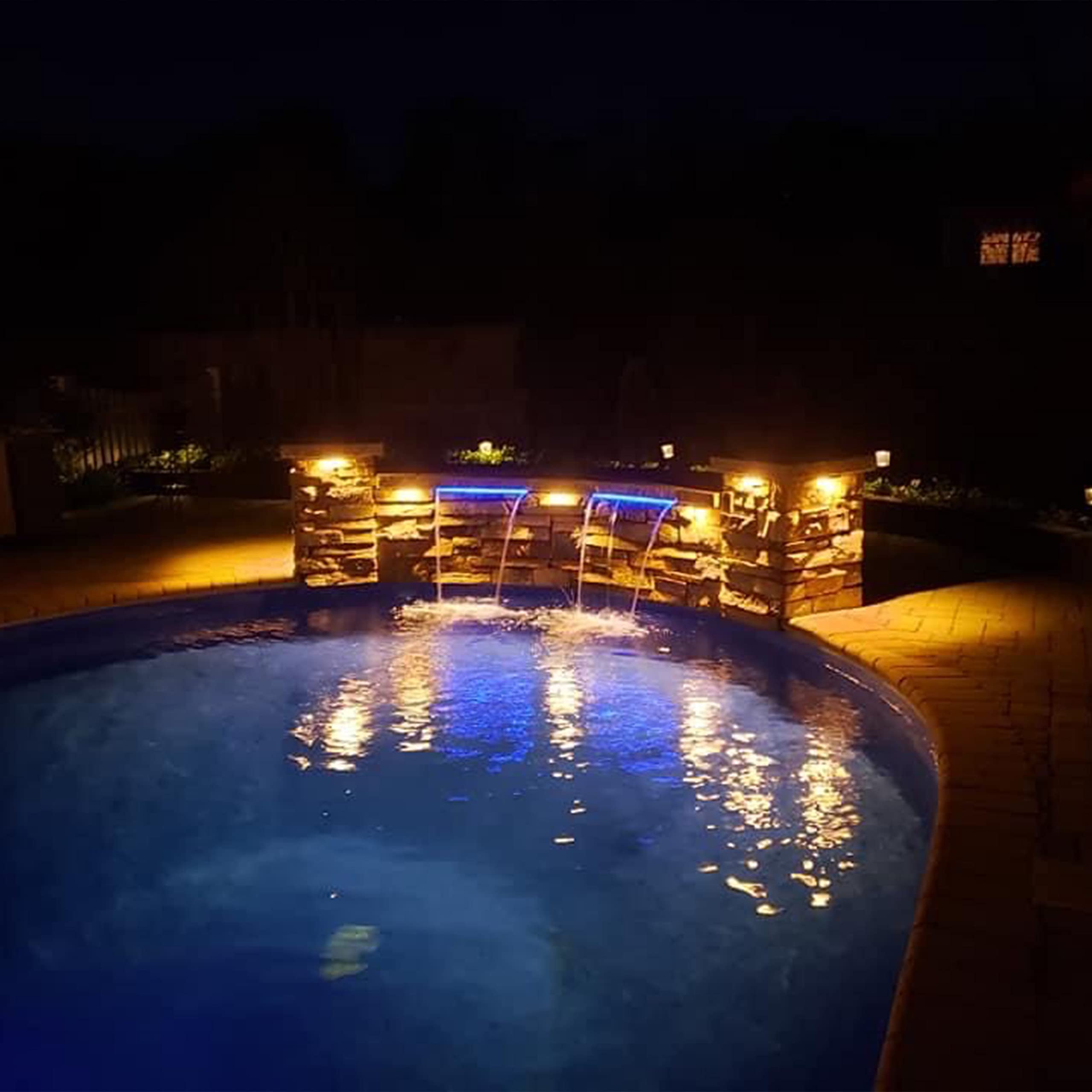 17,8 cm (7 Zoll) 2 W LED-Hardscape-Licht mit leicht austauschbarer Funktion, 3 Montageplatten für Wände, Decks, Pflanzgefäße und Straßenbeleuchtung, 50 K Stunden Lebensdauer, 9 V-17 V schwarzes Finish