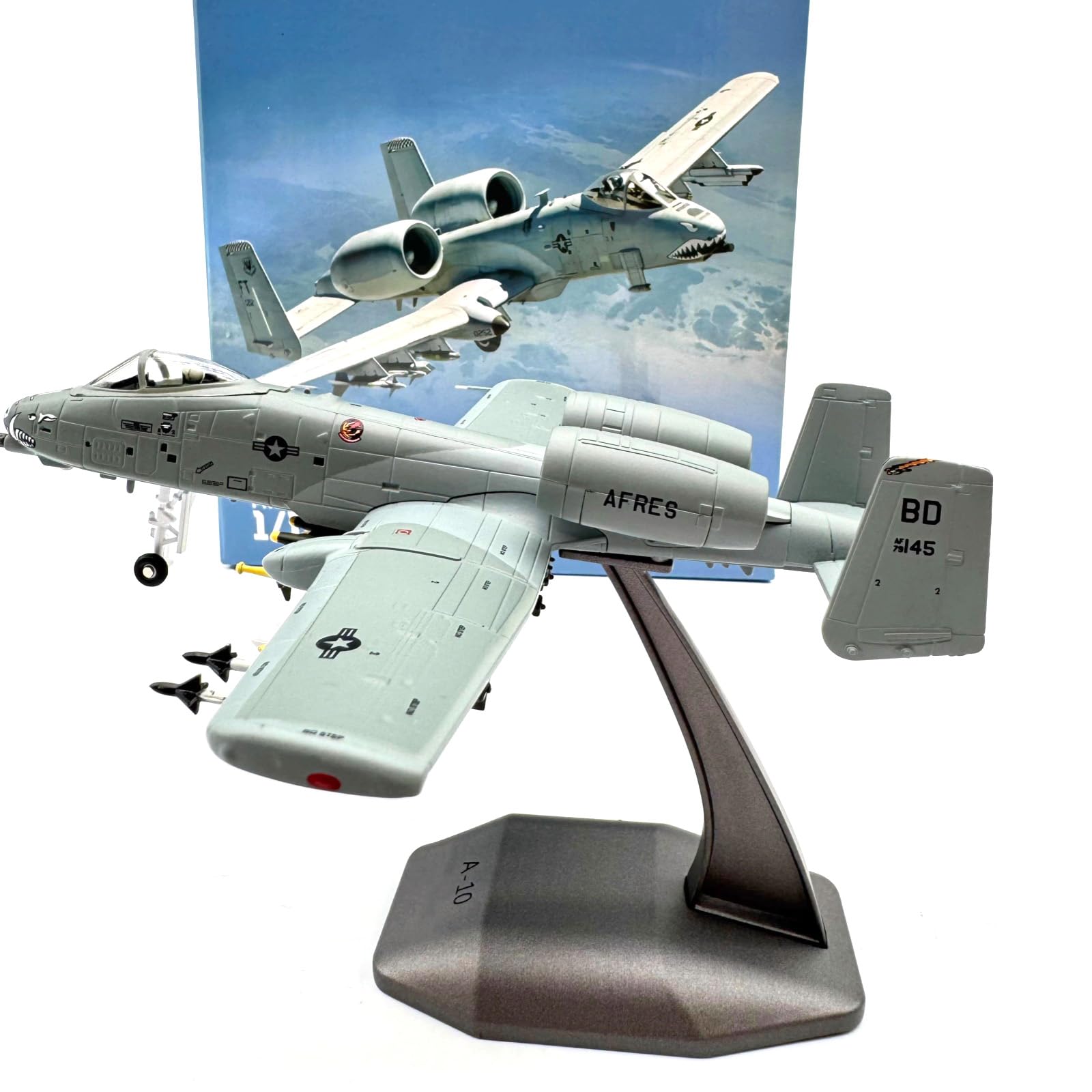 A-10サンダーボルトII組み立てキット Amazon.co.jp: 1:100 アメリカ空軍 A-10 サンダーボルトII