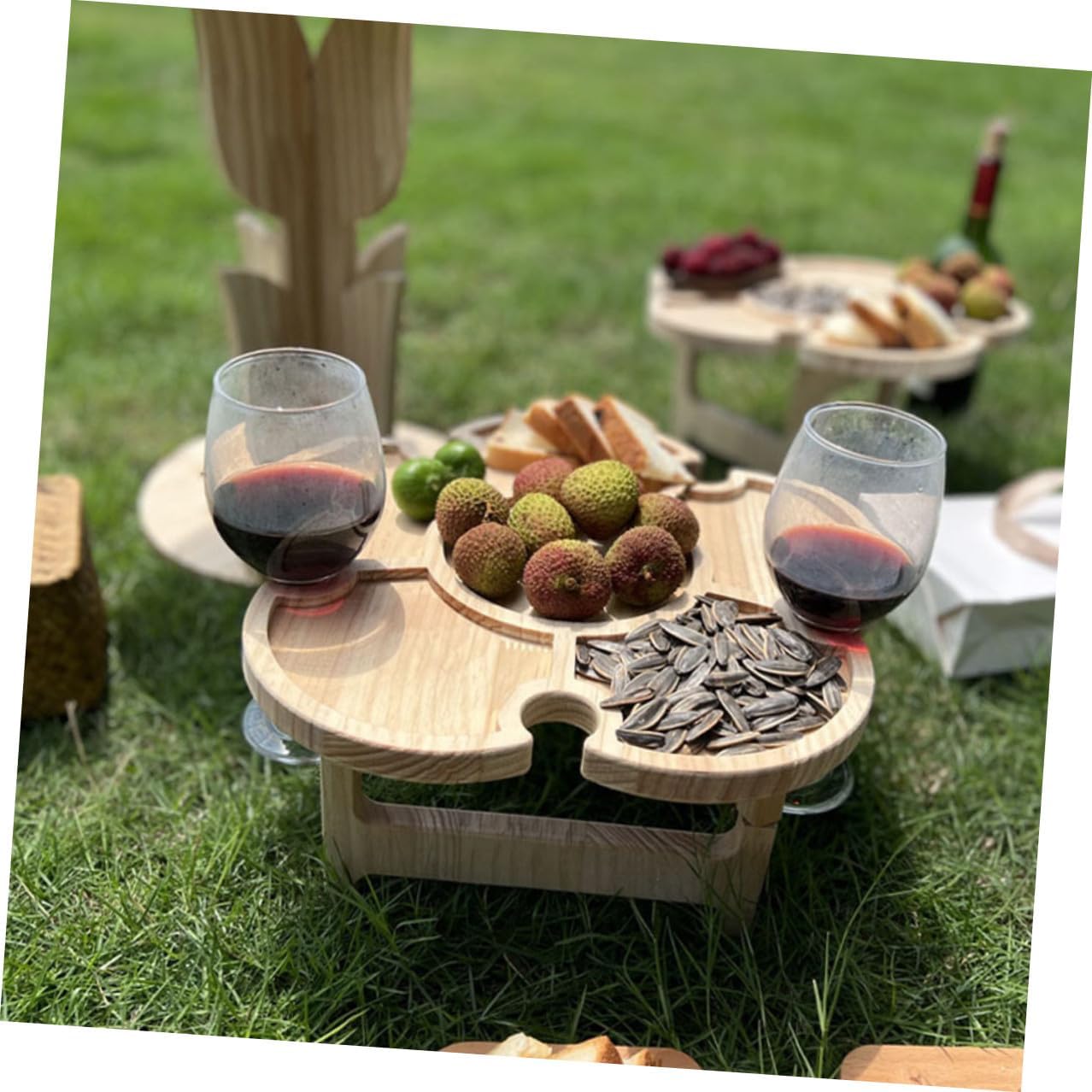 Veemoon Portable Wooden Wine Picnic Table Foldable Outdoor Camping Table with Tray, 35cm Flower-Shaped Surface for Beach, BBQ, and Garden Use