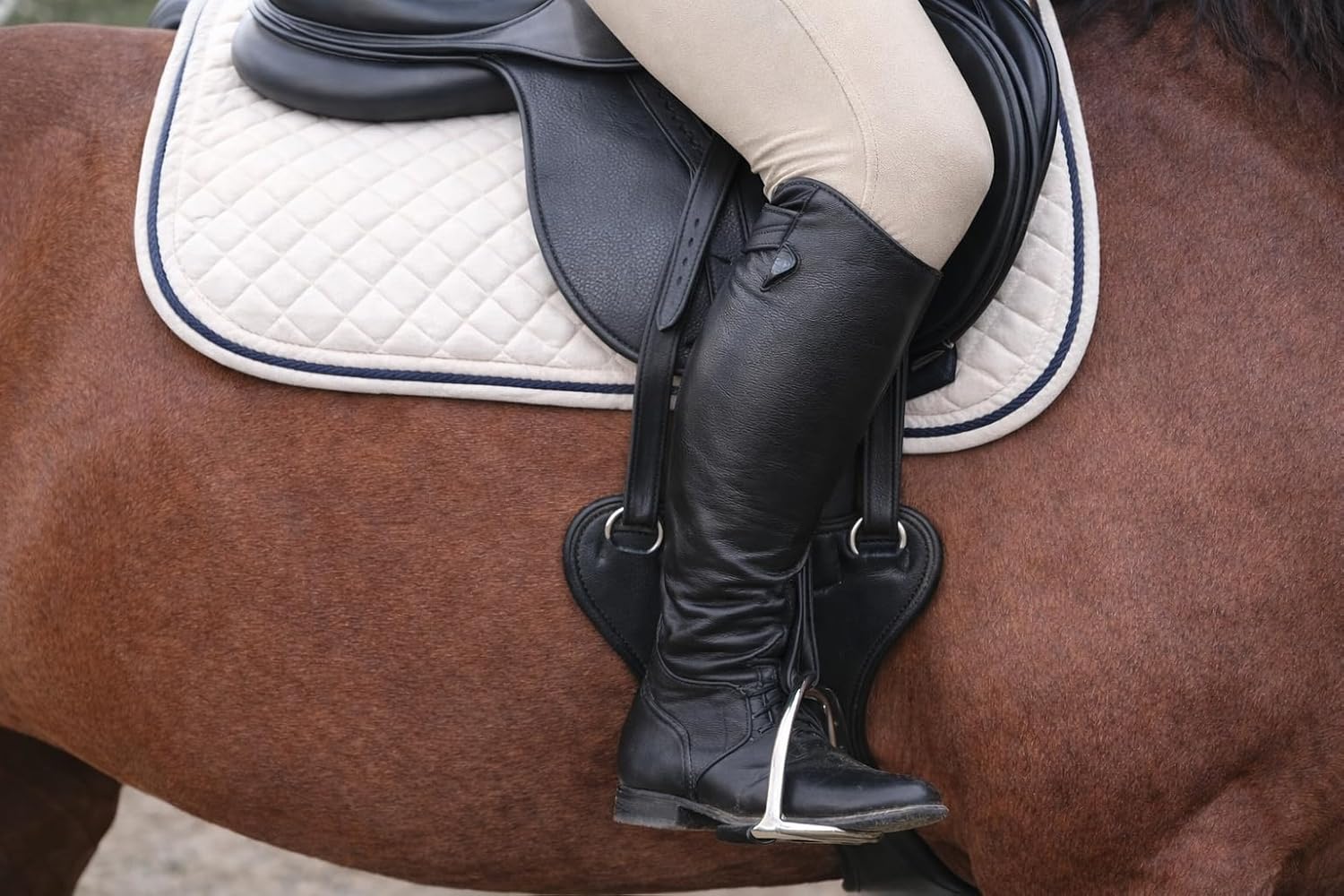 CHALLENGER 22" English Soft Pebbled Leather Girth 5" Wide | Contoured Design with Roller Buckles for Easy Rigging | Black English Saddle Girth | 97MI02BK
