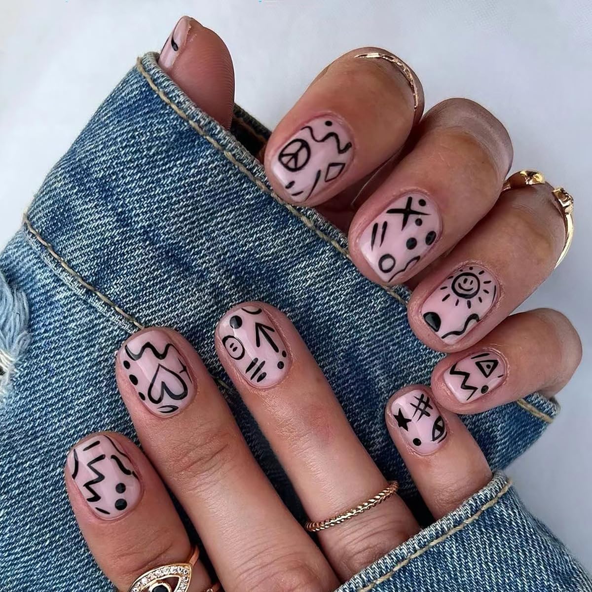 Short Squoval Abstract Doodle Press On Nails, Black Line Art Fake Nails for Women, Reusable Stick On Nails, Short Glossy Nude False Nails, Trendy