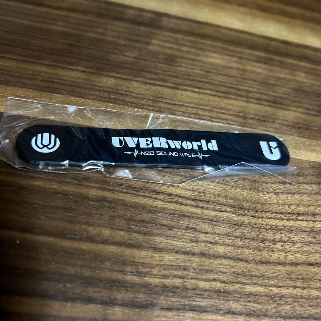Amazon.co.jp: UVERworld ファンクラブ継続特典 セット : おもちゃ