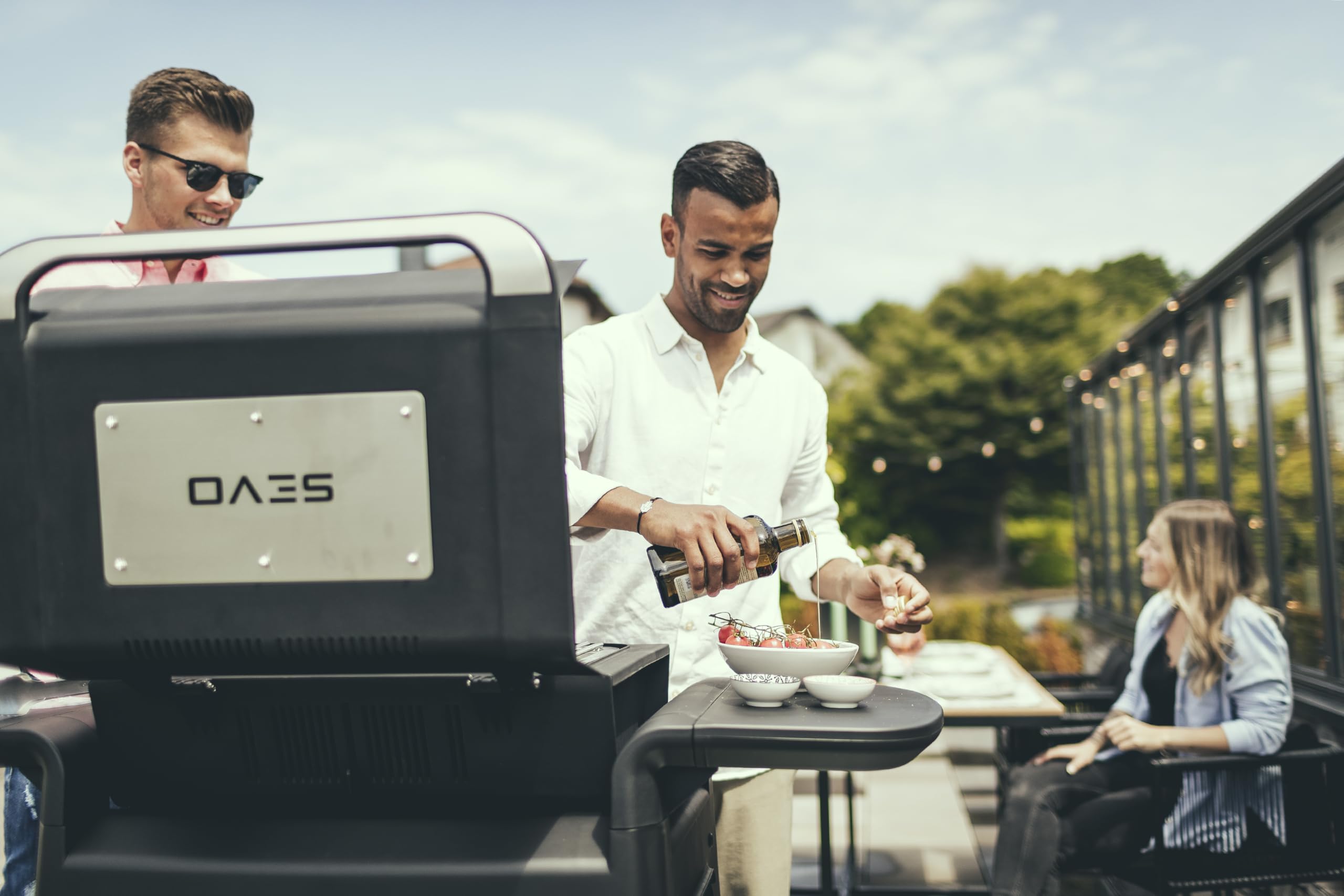 SEVERIN SEVO GT Barbecue Elettrico con Opzione Cottura Lenta, Grill Elettrico 3000W per Interni ed Esterni, Griglia Elettrica con Avvio Rapido fino a 500°C, Inox/Nero, PG 8106