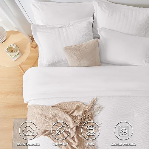 Miniatura 2 de CozyLux Juego de edredón de sirsaca tamaño California King con sábanas, ropa de cama blanca en una bolsa, 7 piezas, juegos de ropa de cama tamaño