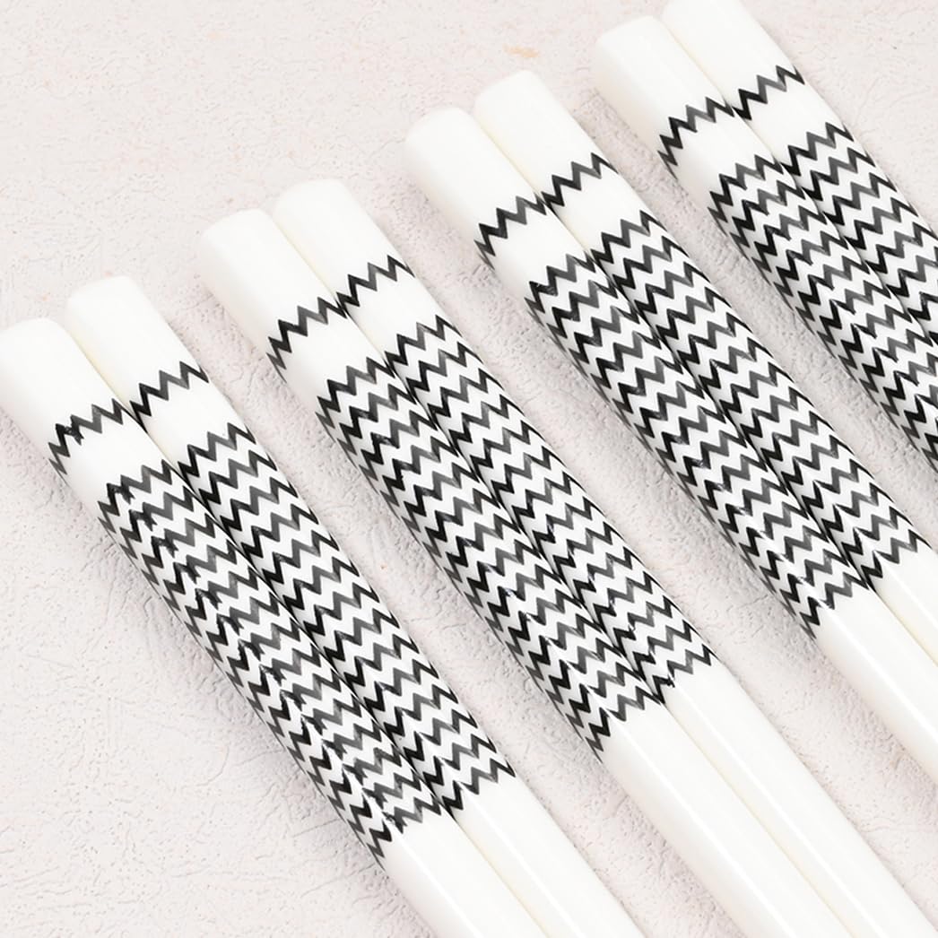 Baguettes, baguettes chinoises Japanese Porcelain Chopsticks Set Gift BoxReusable Dishwasher Safe Chopsticks Gift Set with Case High-Grade Bone Ceramics Black Wave Chopsticks with Delicate,5pairs(5pai