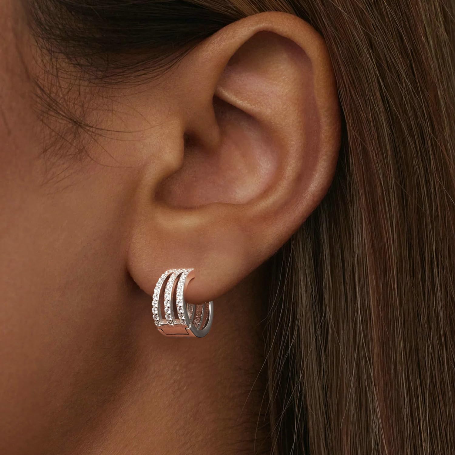 HMJGDHX Creolen mit Flacher Rückseite, winziger Kugel-CZ-Ohrstecker für mehrere Piercings, leichte kleine Huggie-Ohrringe