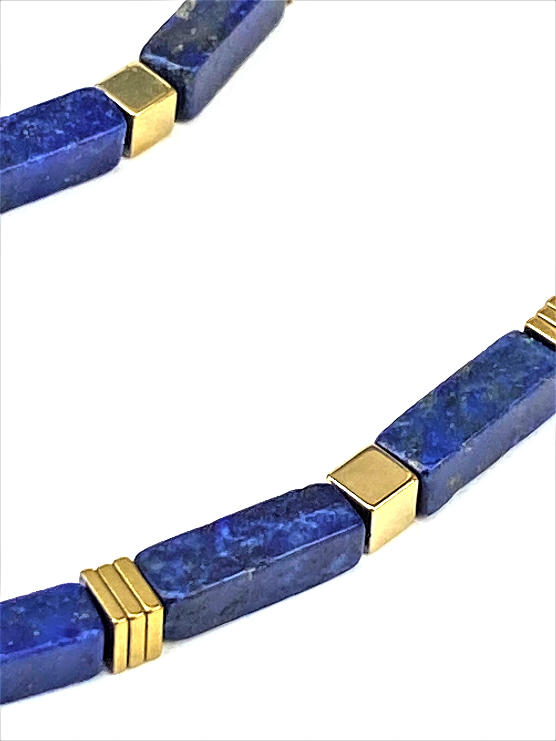 Handgemachte Kette mit natürlichen Lapis Lazuli Perlen, kombiniert mit vergoldeten Hämatit Perlen, vergoldetem Edelstahl Verschluss, Edelstein Heilstein Lapislazuli