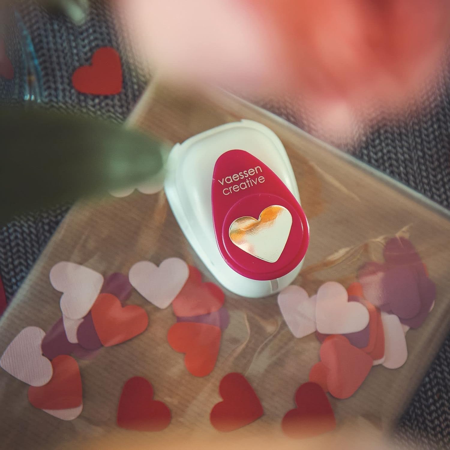 Vaessen Creative aessen Creative Craft Paper Punch Set, Heart, for DIY Projects, Scrapbooking, Card Making and More, 12.0 x 8.5 x 4.5 cm, Multicolor