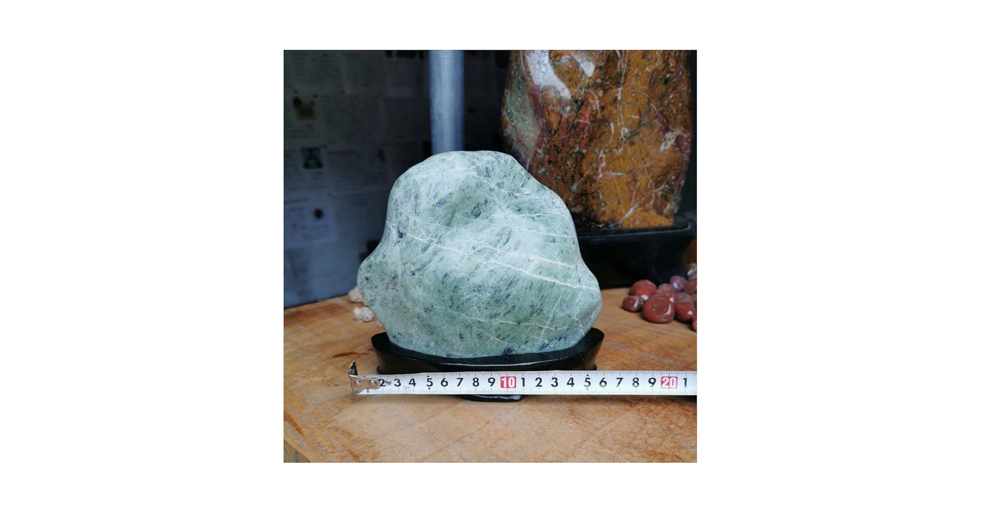 ★翡翠原石★幻の翡翠【秩父軟玉・三沢ヒスイ2面カット663ｇ】 ☆翡翠原石☆幻の翡翠【秩父軟玉・三沢ヒスイ2面カット663g】