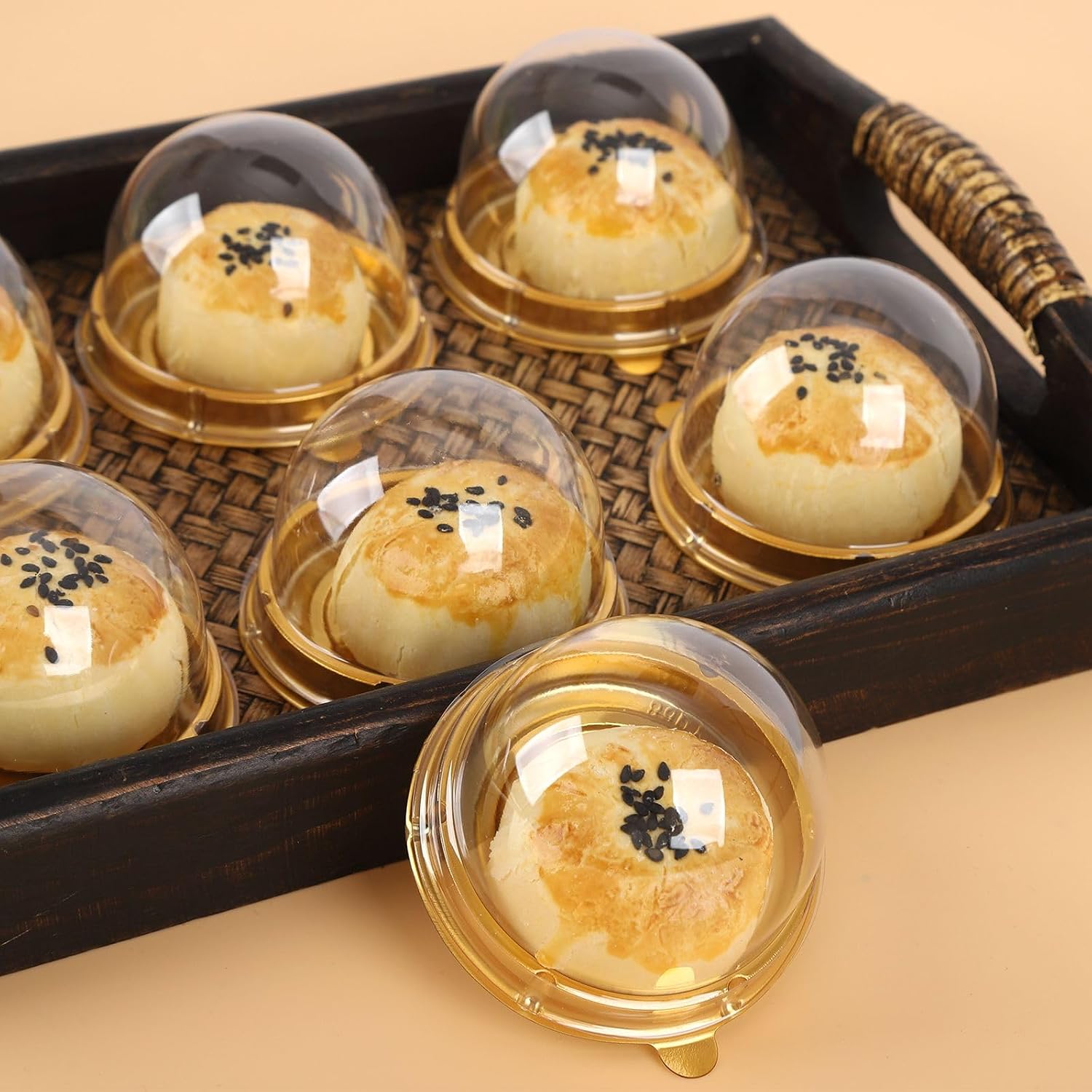 Hewnda 100 Pack 2 Inch of Clear plastic mini cake box muffins box cookies cookies muffins dome box wedding birthday gift box (gold)