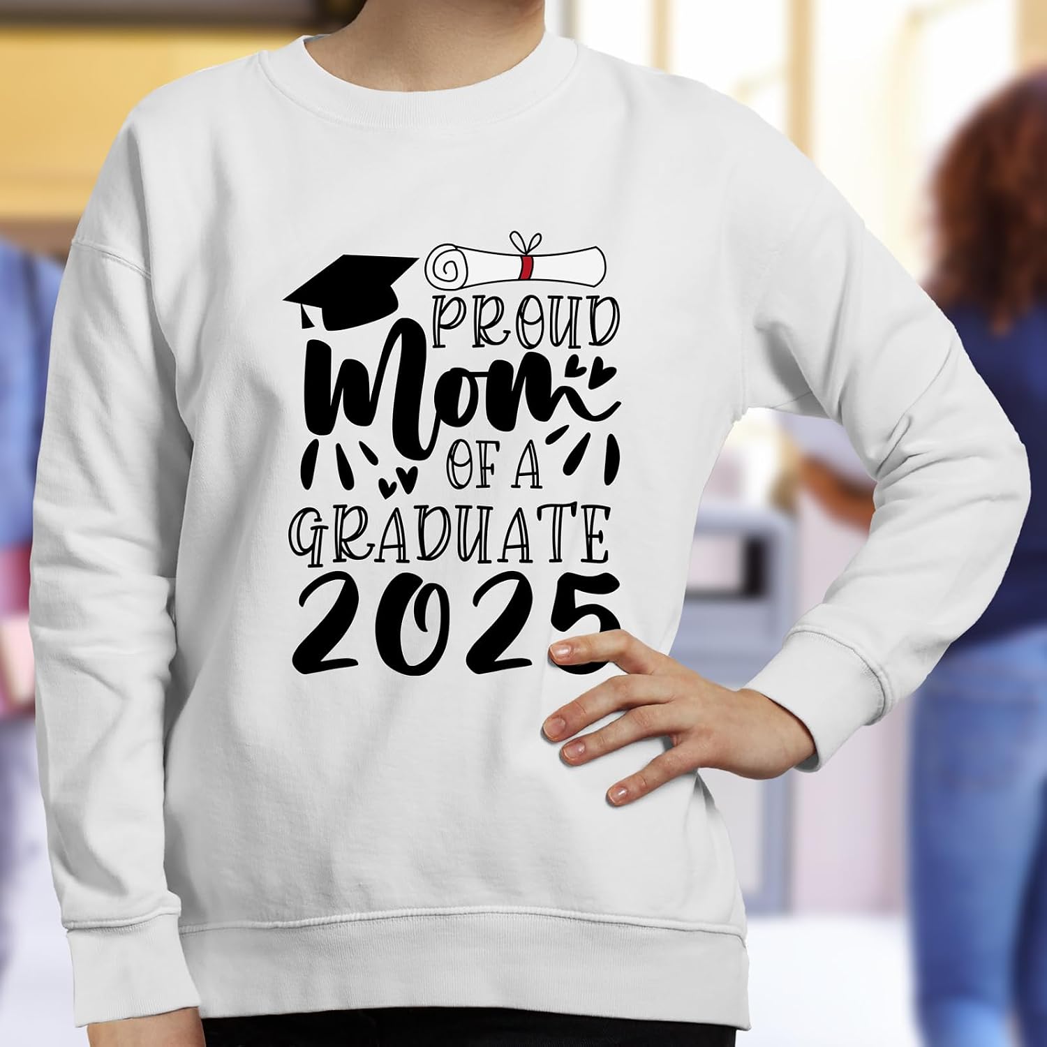 GotPrint Unisex Proud Mom Of A Graduate 2025 Sweatshirts, Congratulation On Graduation Gift Crewneck Grad Sweater Long Sleeve