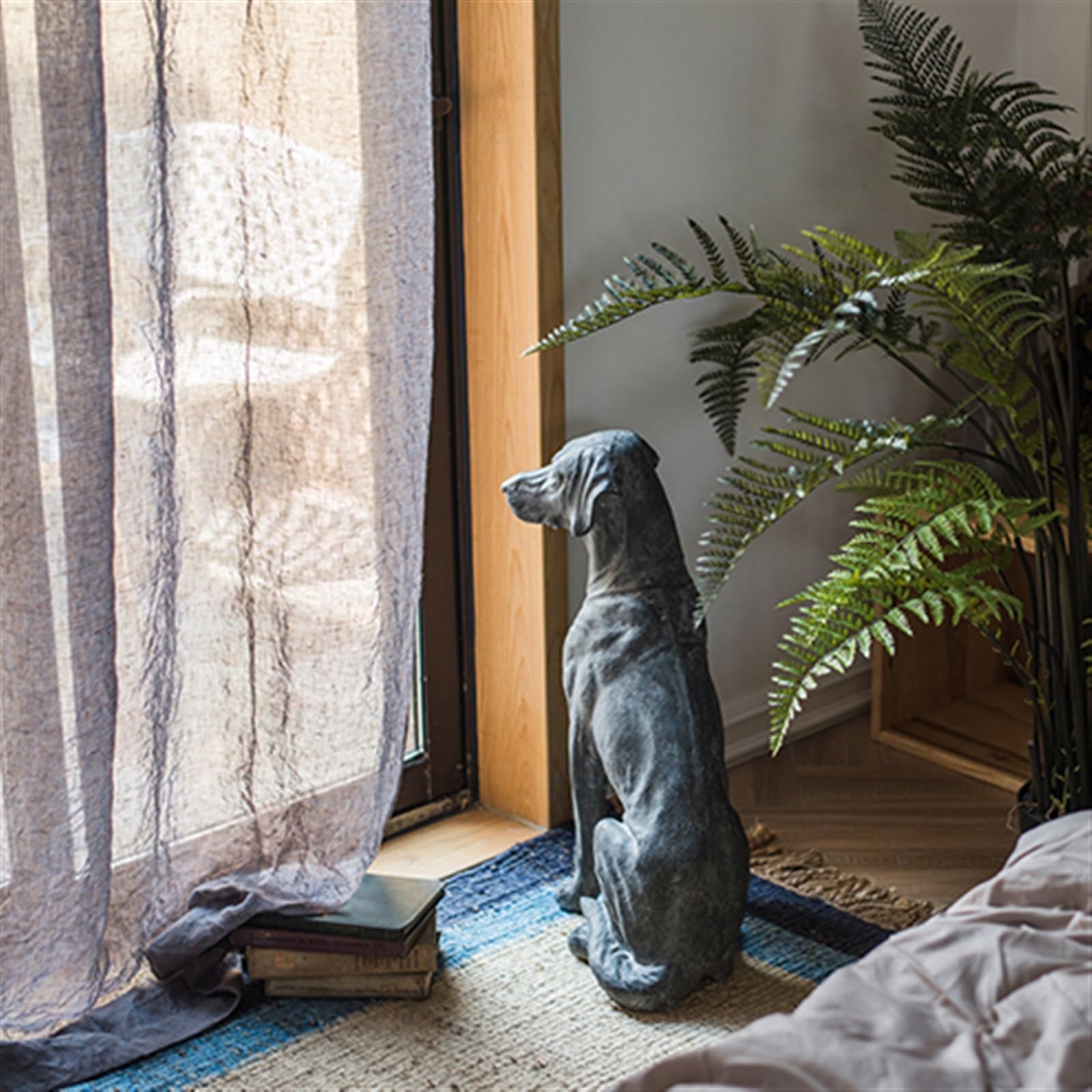Amazon.co.jp: 高さ25インチ 座っている黒い犬の像、大きな庭の動物の 