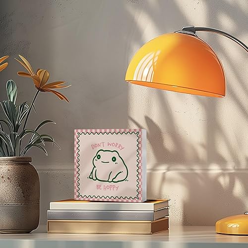 Miniatura 3 de Frog Decor - Letrero de madera a cuadros rosa con texto en inglés Don't Worry Be Hoppy, bonito letrero de madera de rana para escritorio de oficina