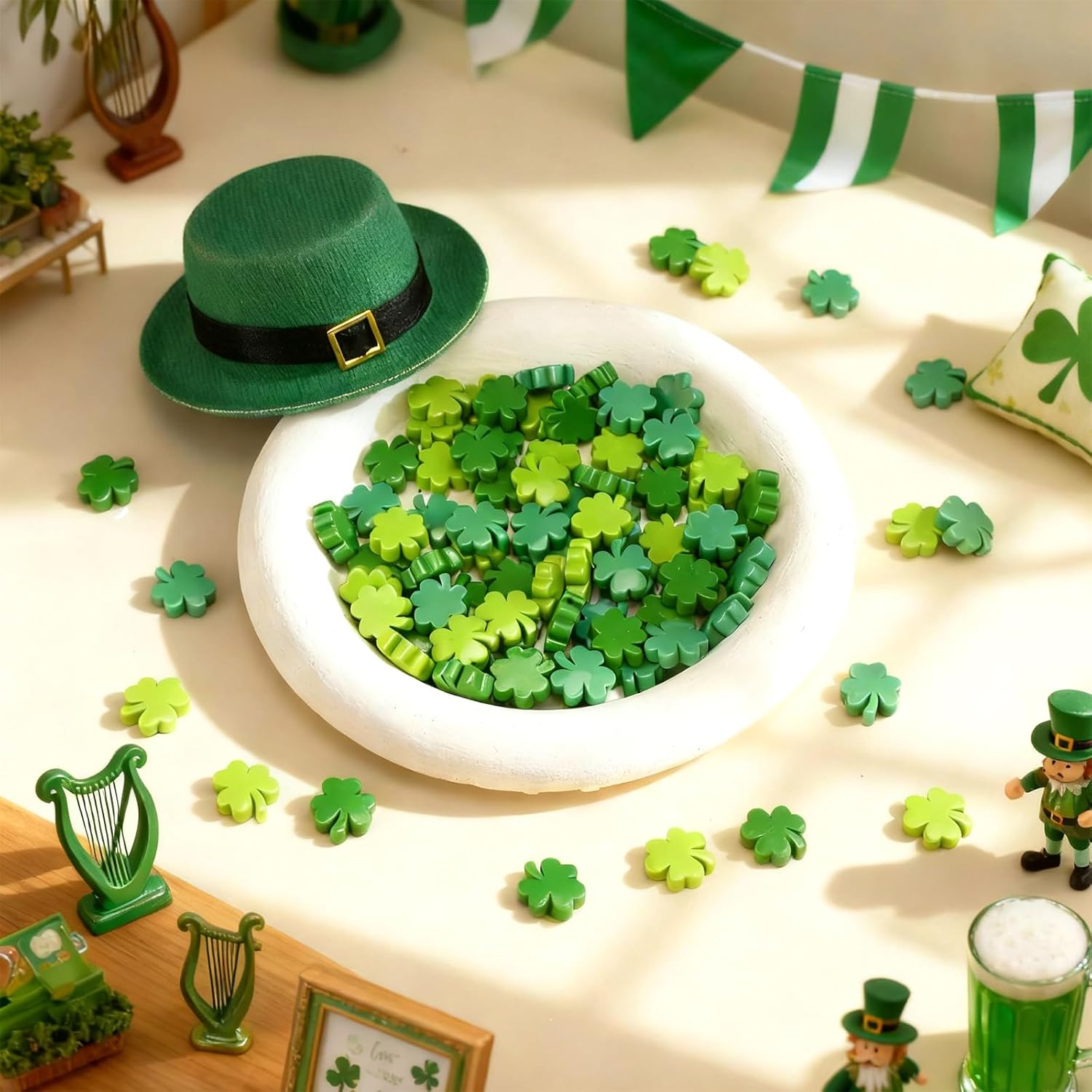 Wesiti 150 Pcs St. Patrick's Day Mini Resin Shamrocks Bulk Miniature Shamrock Vase Fillers Figurines DIY Craft Irish Clover Decor Landscape Garden Accessories for St. Patrick's Day Party Supplies