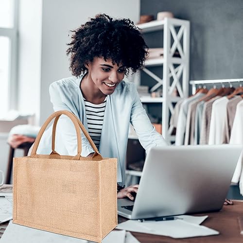 Vista 5 de 12 bolsas grandes de yute con asas de 12.6 x 8.3 x 5.1 pulgadas, reutilizables, bolsas de regalo de dama de honor, bolsas de arpillera para playa