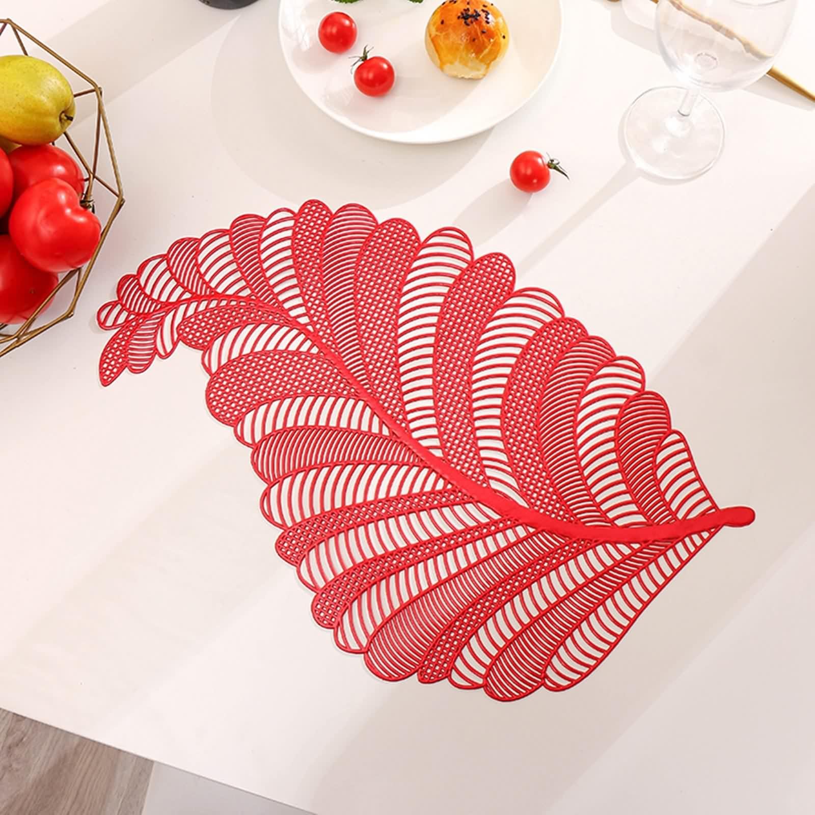 Set de table rouge PVC au design de fleur phénix creuse avec finitions haut de gamme