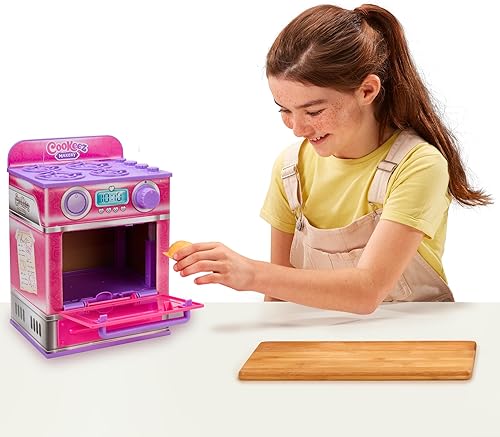 Miniatura 5 de Cookeez Makery Horno de Golosinas de Canela  Set de Juguete Interactivo de Horno de Hornear y Revelar con Peluche con Aroma Misterioso (Perro