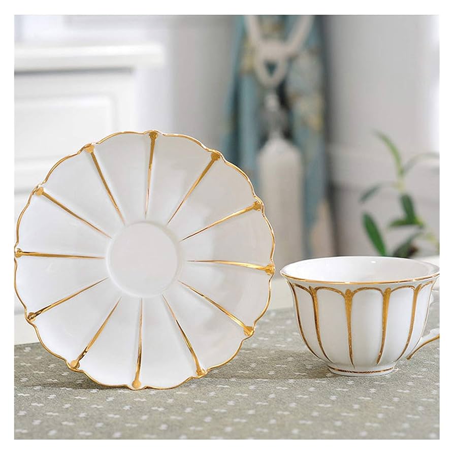 装飾的な金属製ティーポットとクリーマーセット 紅茶器三点セット シルバーティーポット クリーマー シュガー