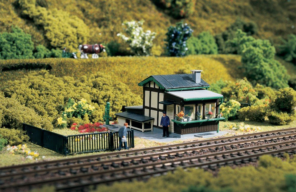Auhagen13243 Crossing Keeper’s House Modelling Kit
