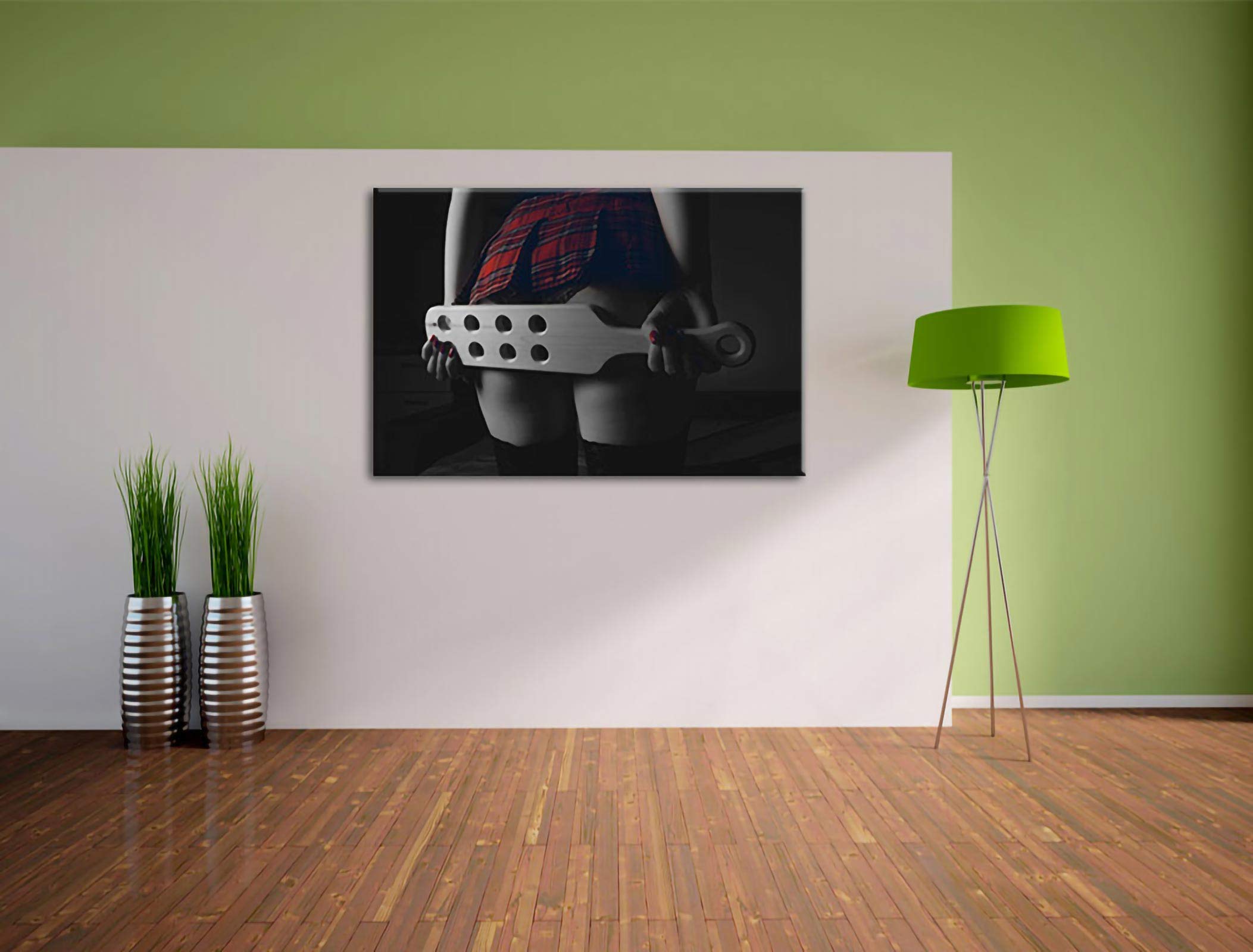Pixxprint Frau im Schulmädchen-Rock mit Paddel B&W Detail, Größe: 120x80cm, Leinwandbild, fertig gespannt, Wandbild, Dekoration, Kunstdruck, kein Poster