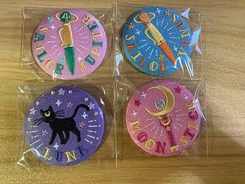 セーラームーン 海外　缶バッジ セーラームーン 海外 公式 缶バッジ