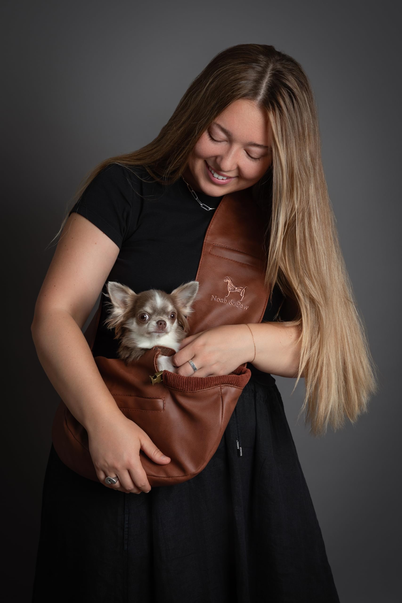 Noah & Paw Trasportino a tracolla per cani 3-10 lb, sling per cani piccoli e gatti, tracolla regolabile imbottita, pelle sintetica foderata in pelliccia, sicurezza 3x, lavabile in lavatrice