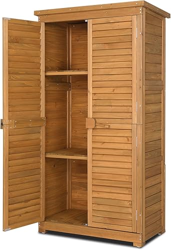 Outvita Armario de almacenamiento para exteriores, cobertizo de madera de 63 pulgadas para herramientas de jardín con 2 puertas con cerradura, 3
