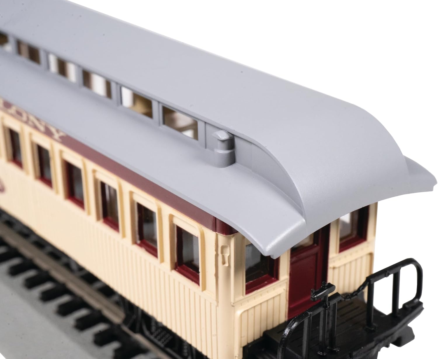 Bachmann Trains - Old-Time Car with Round-End Clerestory Roof - Coach - Old Colony RR - HO Scale