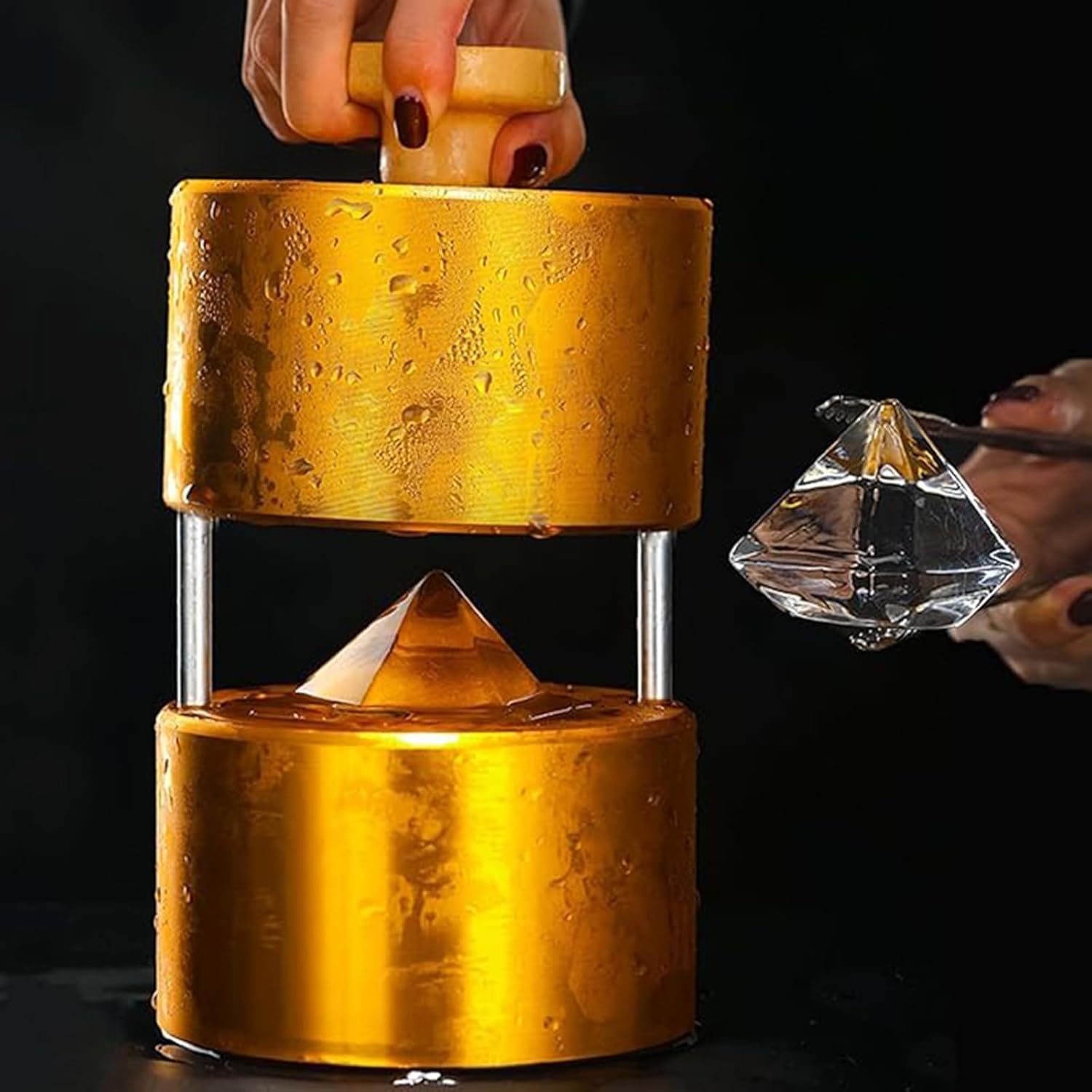 Eiskugel-Presse, Diamond Ice Ball Maker, 7.5x6cm Diamond Ice Cube, Kein Strom Erforderlich, Thermisch Leitfähig, Ice Ball Making Mold, Stärkung Der Visuellen Erfahrung, Für Chilling Cocktails, Whiskey