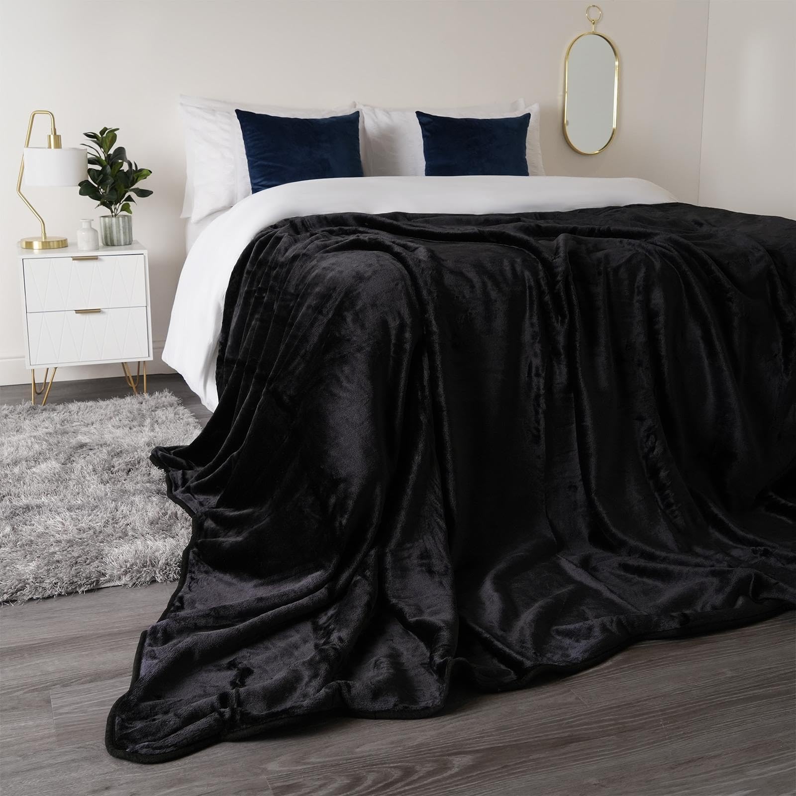 Luxury Faux Fur Throw Over Sofa Bed Mink Soft Warm Fleece Blanket (Black, King 200cm x 240cm)