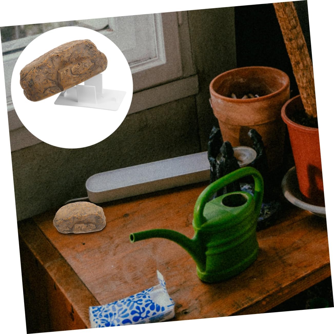 2pcs Waterproof Faux Stone Key Hider for Outdoor Garden Hidden Key Holder Rock Container for Spare and Valuables Decorative Stone Container for Safe Storage