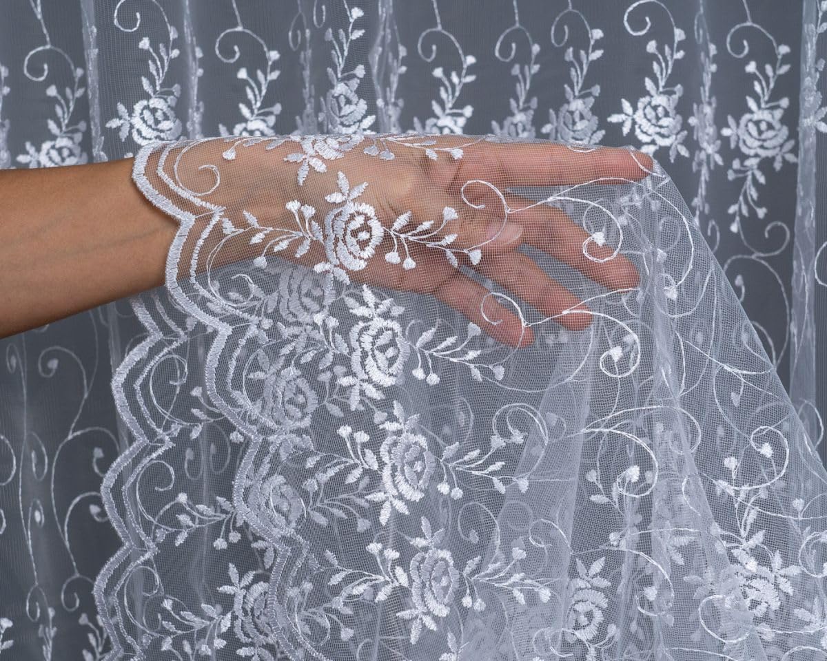 Weiß Jacquard 600x280 cm (BxH) Gardine Lobato für Wohnzimmer, Fertiggardine mit Kräuselband, Hochwertige Markisette mit Weißer Stickerei, Pflegeleicht und Bügelfrei