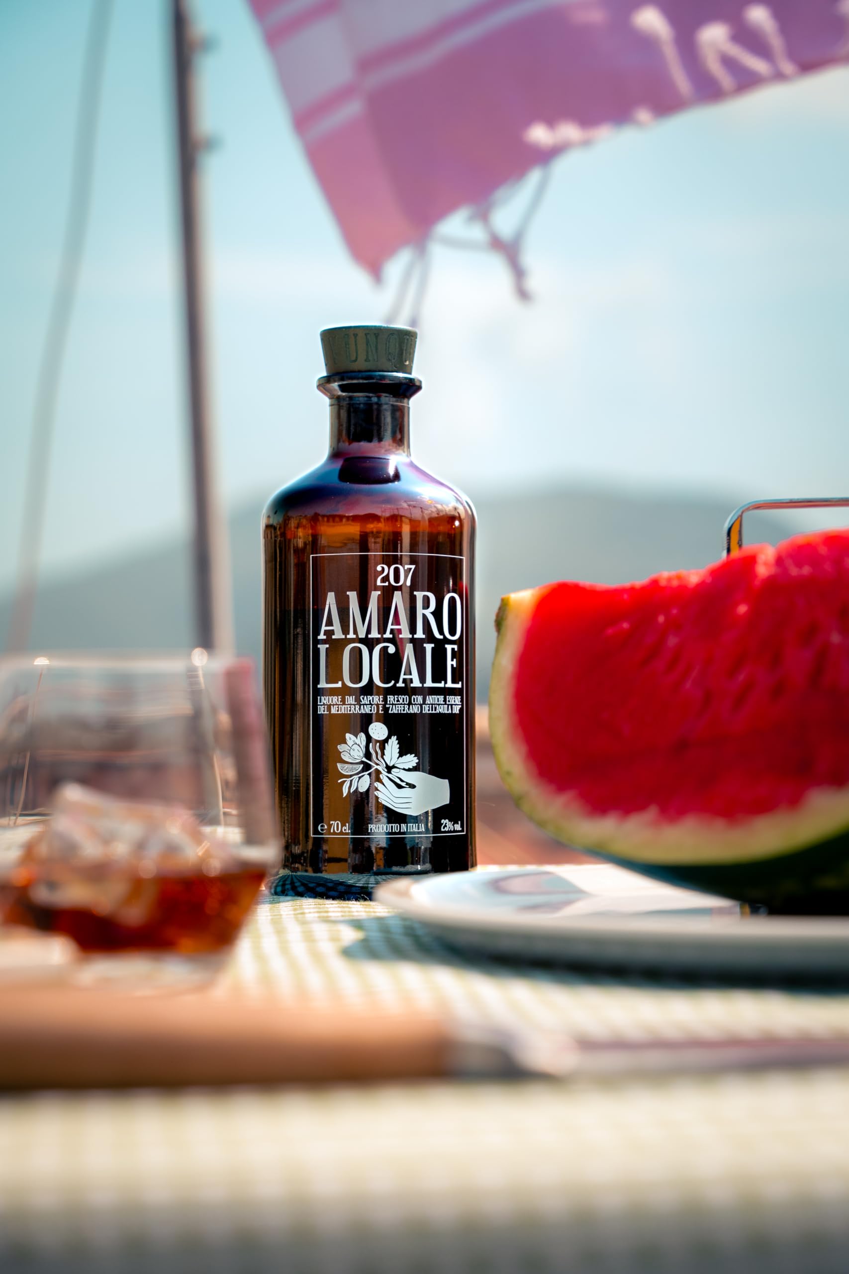 207 Amaro Locale, Miglior Amaro al Mondo 2024, Confezione Regalo, con Zafferano DOP, vol 23%, 70 CL