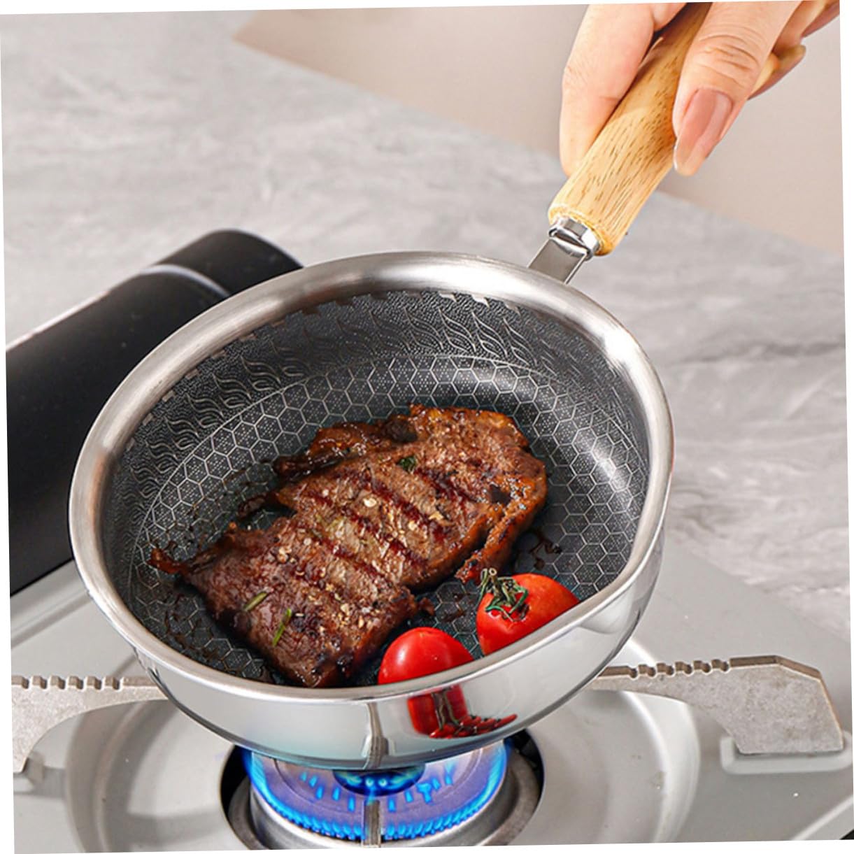 Lurrose Edelstahl Bratpfanne Wabenstruktur Antihaftbeschichtet Spiegeleipfanne mit Holzgriff Für Eier und Steaks Kochen Kleine Küchenutensilien Langlebig und Rutschfest