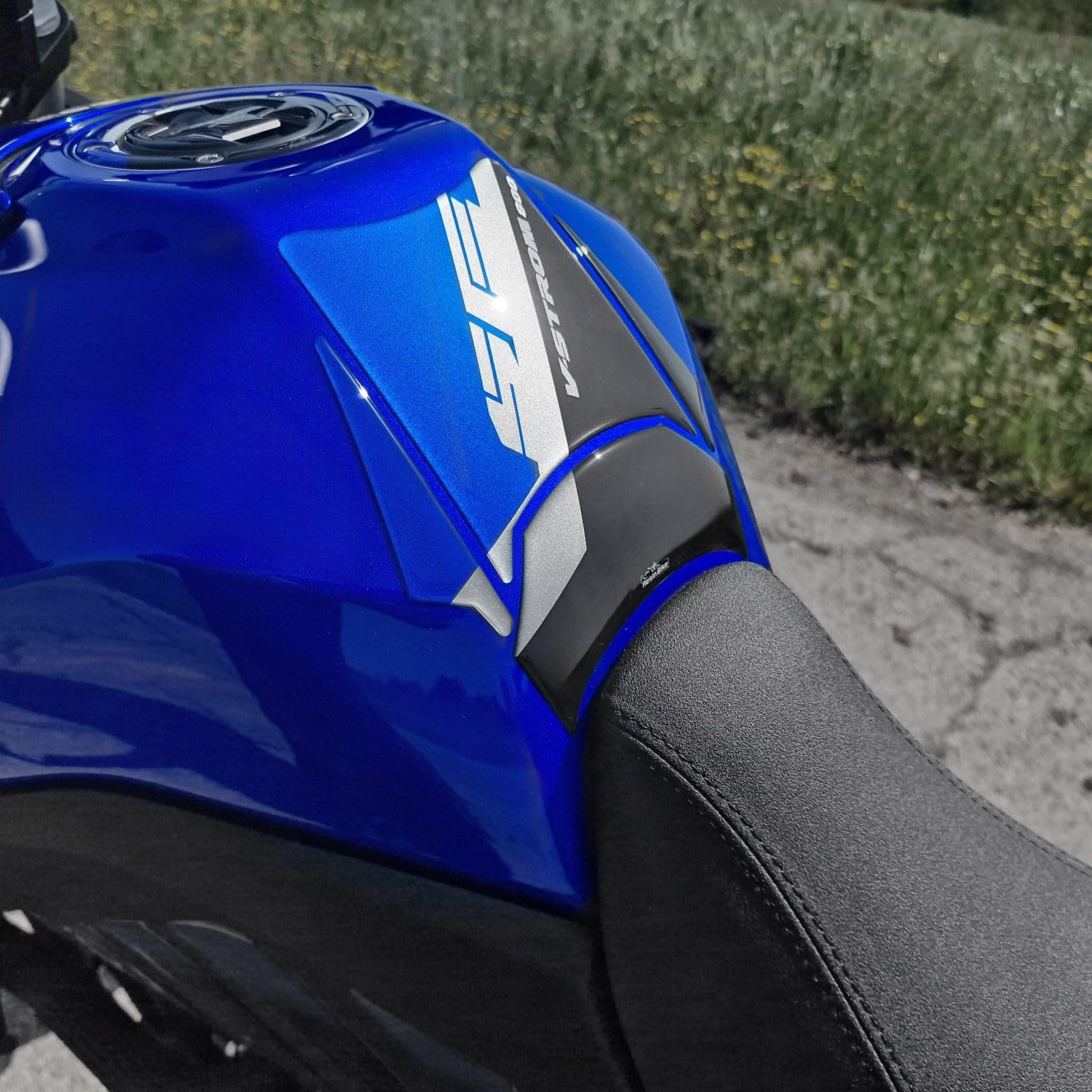 Resin Bike Aufkleber Set Für Suzuki V-Strom 800 SE 2023-2024 – 3D Harz Tank-Schutzfolie | Kratzschutz & Dekoration