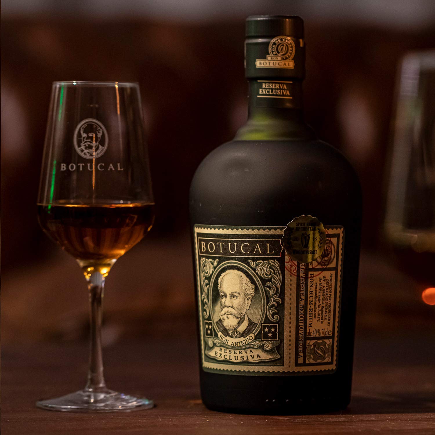Botucal, Reserva Exclusiva, 3 x 700 ml, 40% Vol., Geruch von Kokos & Vanille, Vollmuniger & langanhaltener Geschmack, Noten von Vanille, Orange & Karamell, Bis zu 12 Jahre in Eichenfässern gereift
