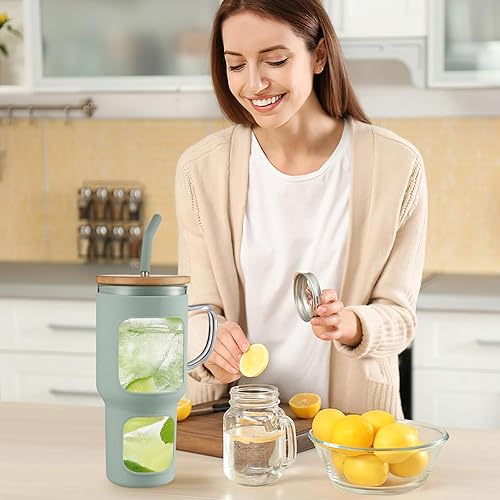 Miniatura 7 de COMOOO Vaso de vidrio de 40 onzas con tapa de bambú y pajilla, taza de vidrio para agua con asa, taza para beber café helado con funda de silicona,