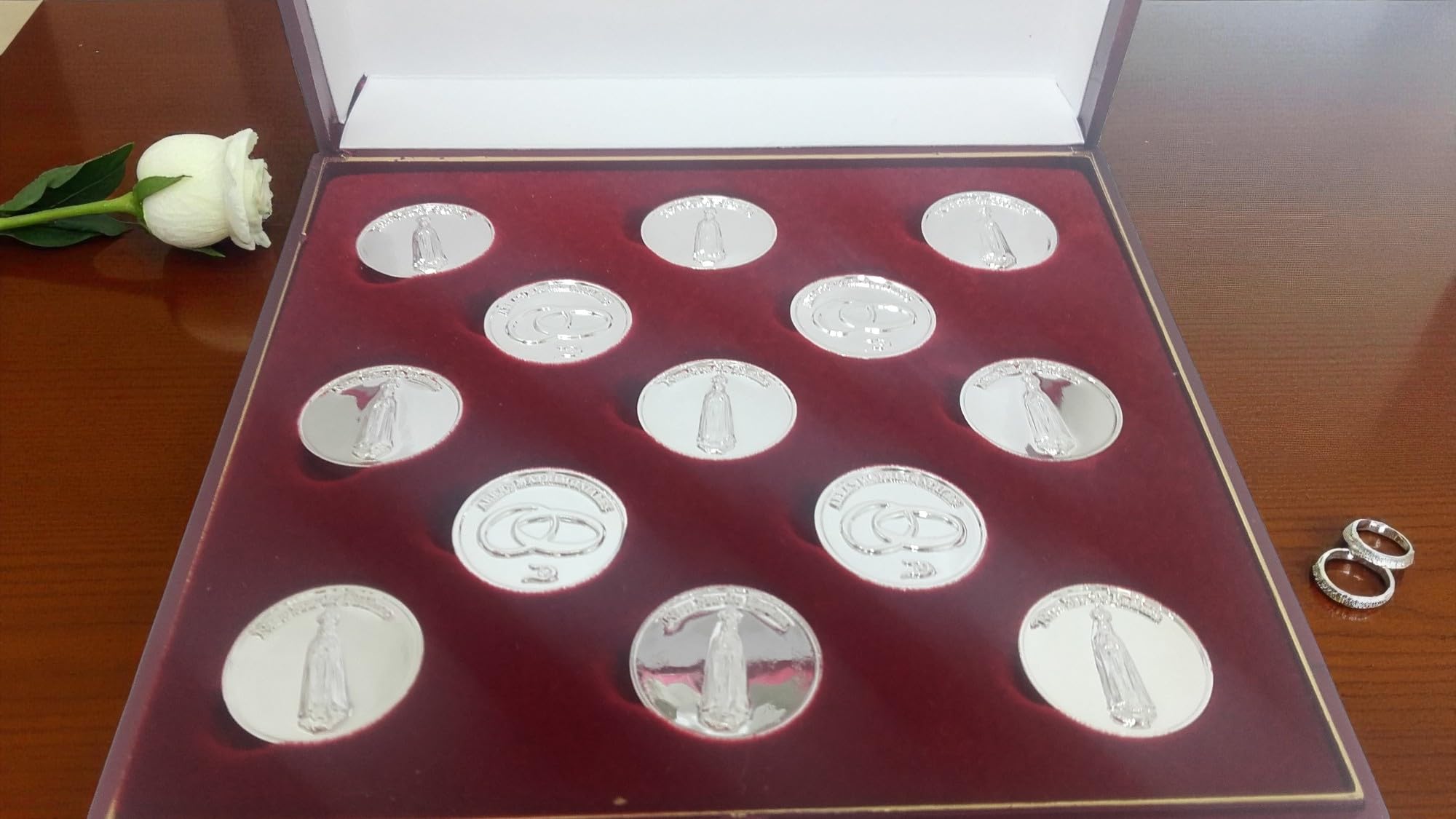 Arras de la Vírgen de Fátima, con saquito y Estuche.