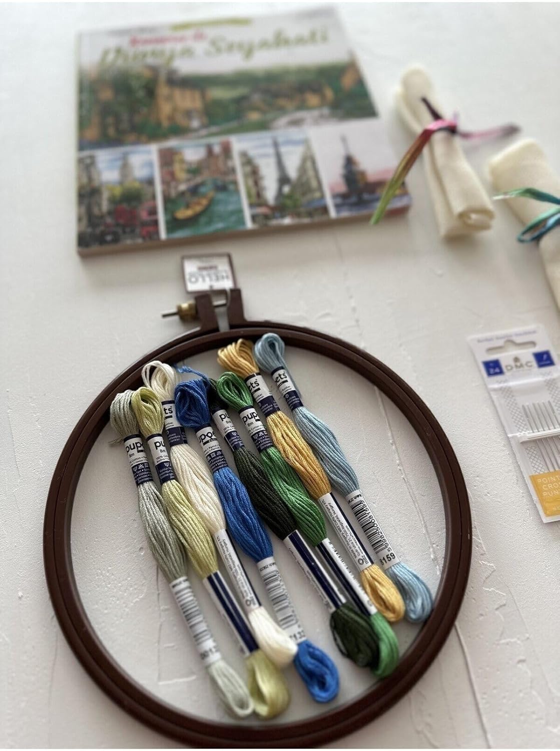 zytera Cross Stitch Kit with Book - World Travel Embroidery Set, Includes Threads, Aida Fabric 10x10 in (25x25 cm), Hoop 7.5 in (19 cm)