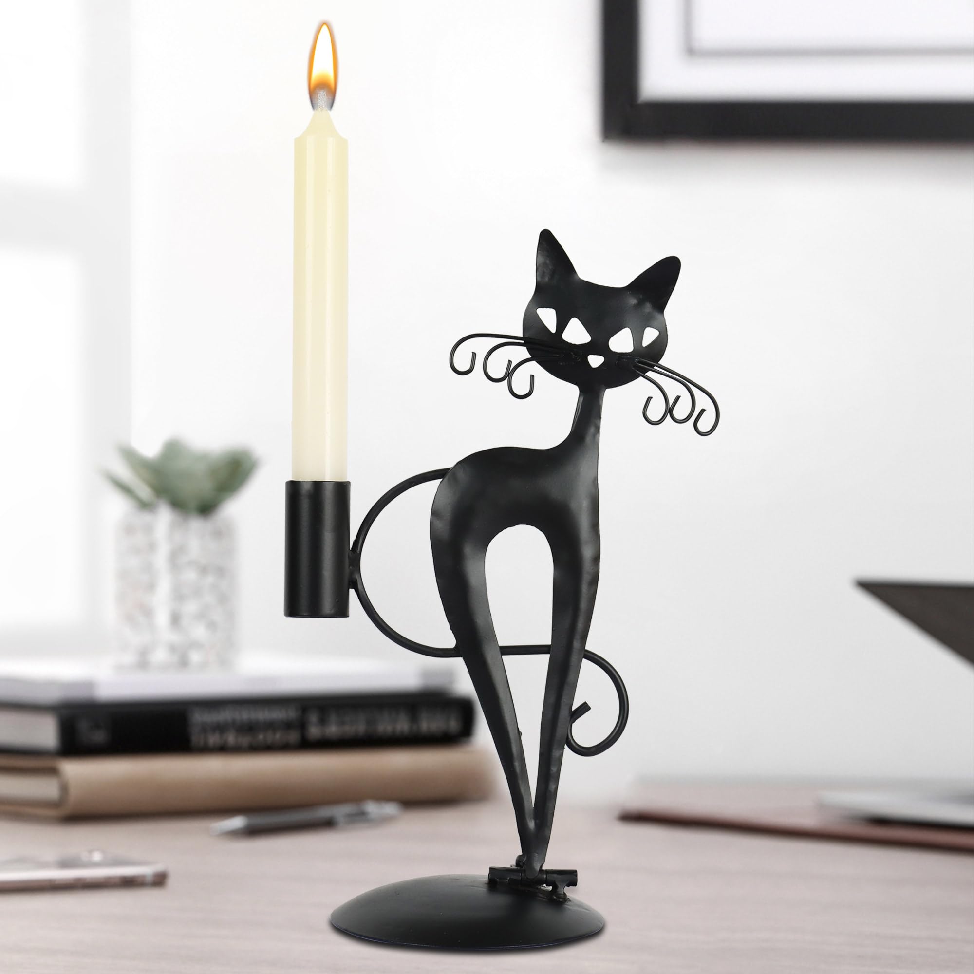 OFILLES Black Cat Taper Candle Holder for Pillar Candle Led Flameless Candles, Retro Rustic Farmhouse Home Metal Cat Decor Candlestick for Centerpiece, Dining Table, Housewarming Gifts(New)