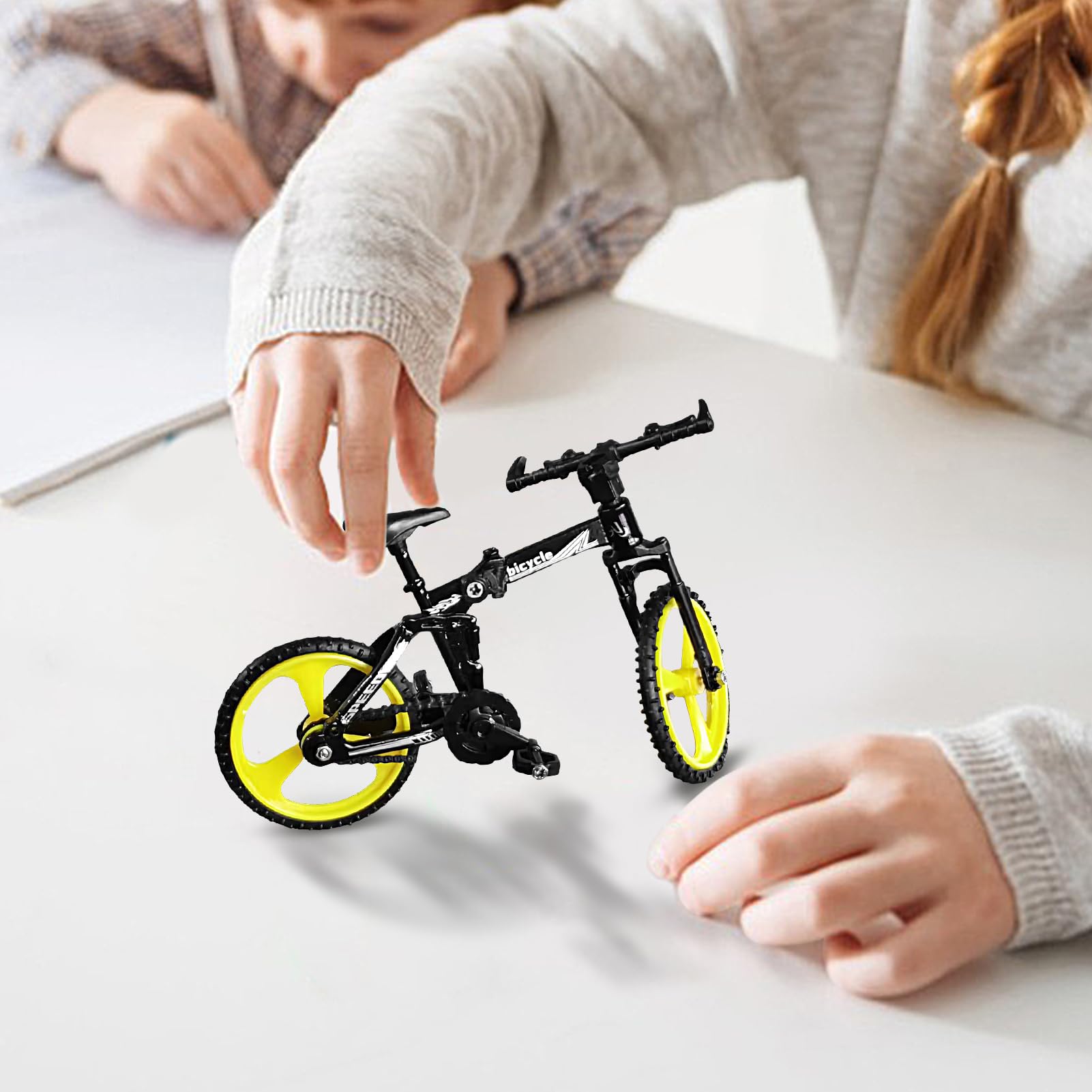 Générique Mini Jouet De Cyclisme – Anti-Stress Finger Cycling | Modèle De Vélo De Montagne Miniature De Vélo Miniature, Mini Véllo De Course Rétro en Métal Moulé sous Pression