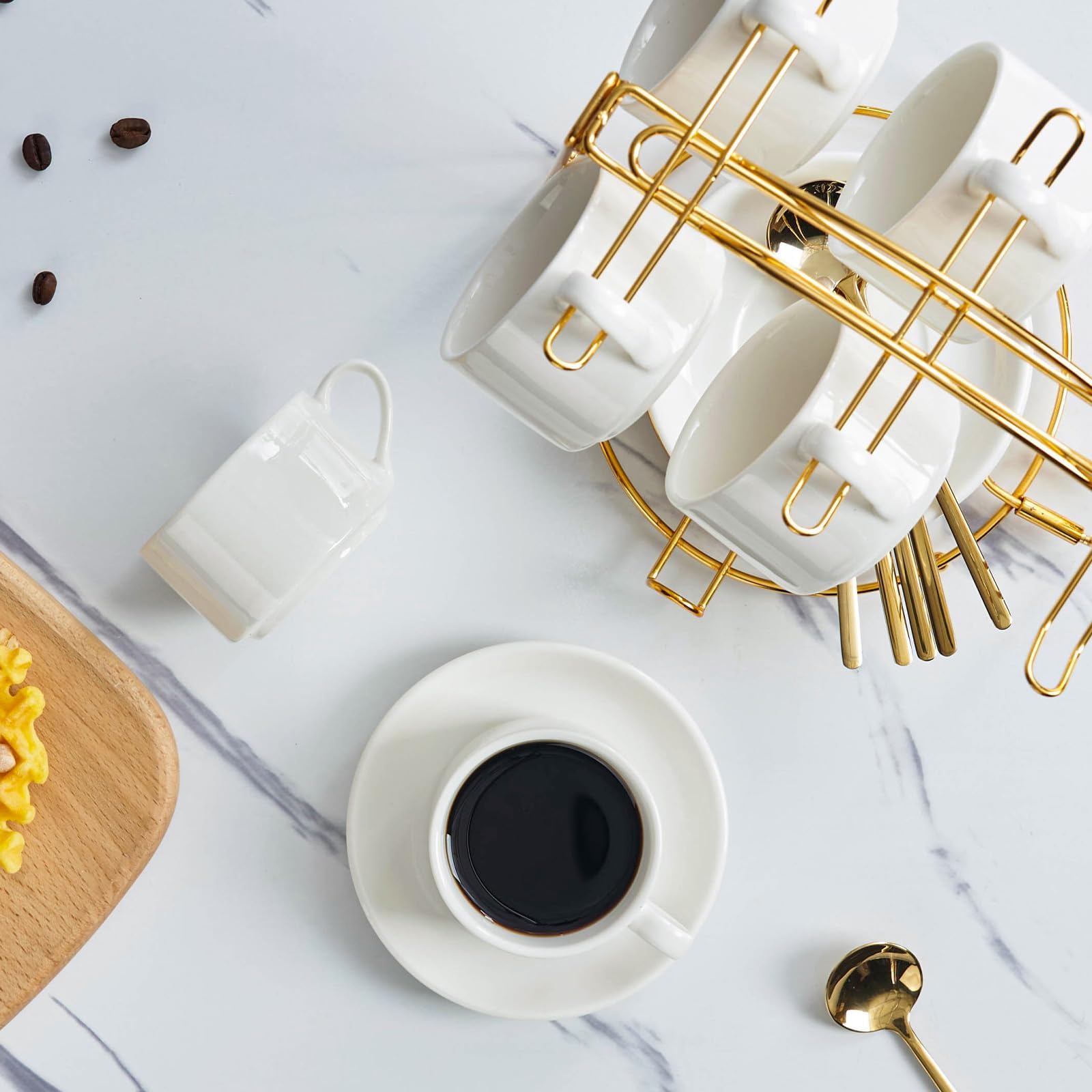 YOLIFE Espressotassen mit Untertassen, 70 ml, 6 Stück, mit goldfarbenem Metallständer | Kaffee stapelbare Espressotassen, Keramik Expresso Shots Tasse mit Ständer & Untertassen, Weiß