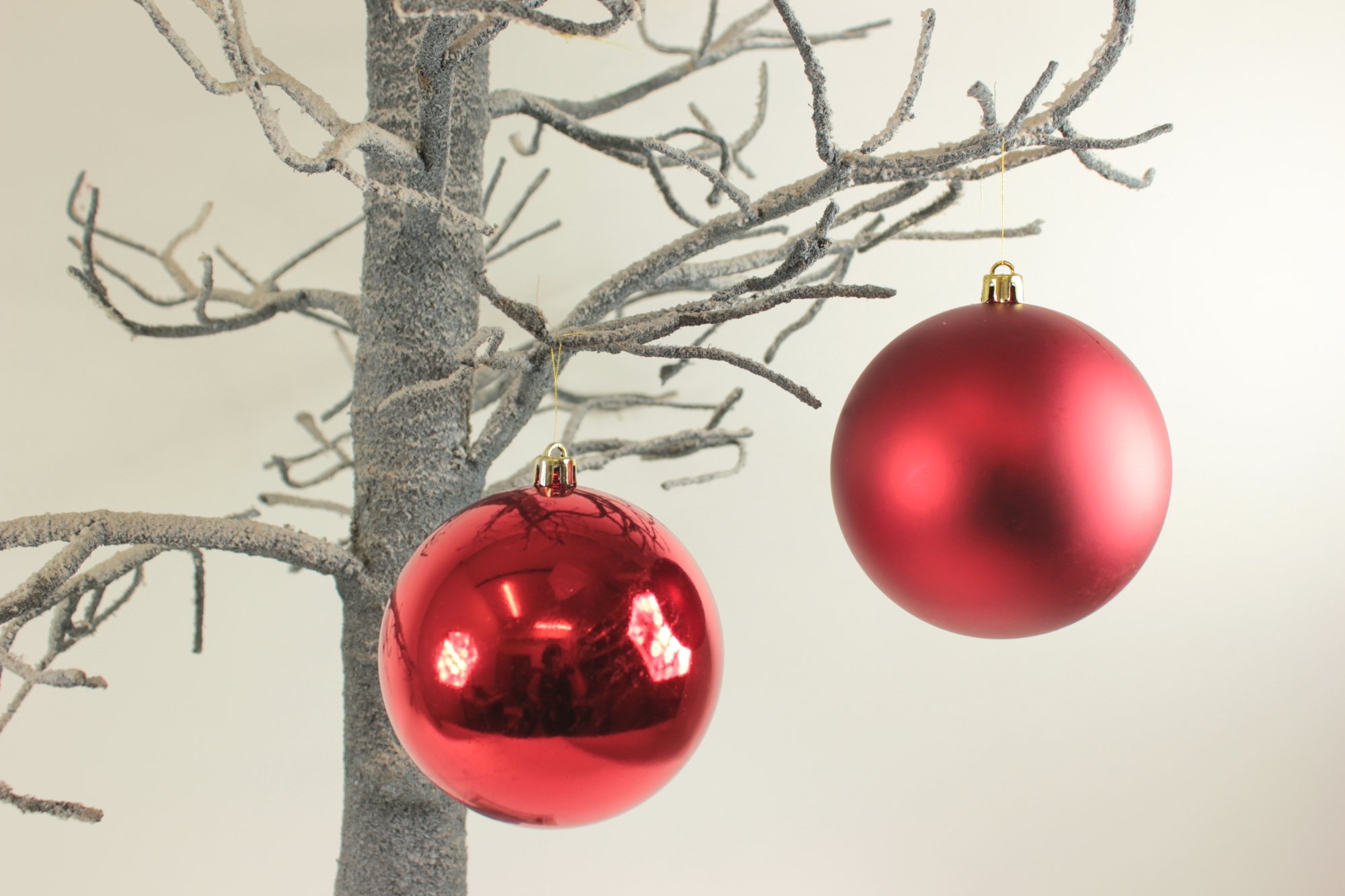 Weihnachtskugeln 10 cm rot 8 Stück in der Box
