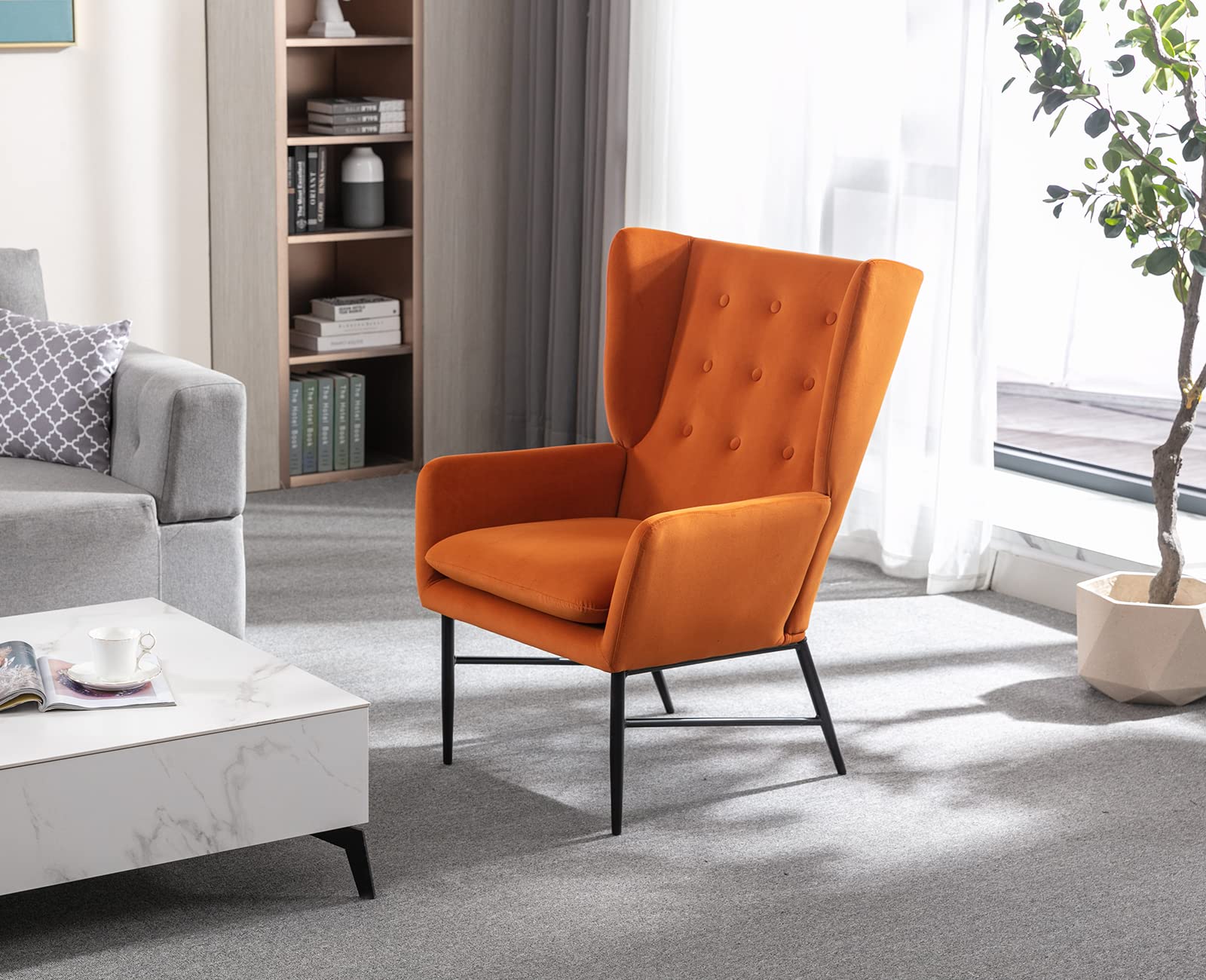 Wahson Sillón de Salón Relax Tapizado de Terciopelo con Reposabrazos Butaca de Ocio de Asiento Grueso con Patas Negras Metálicas para Sala de Estar/Balcón/Habitación(Naranja)