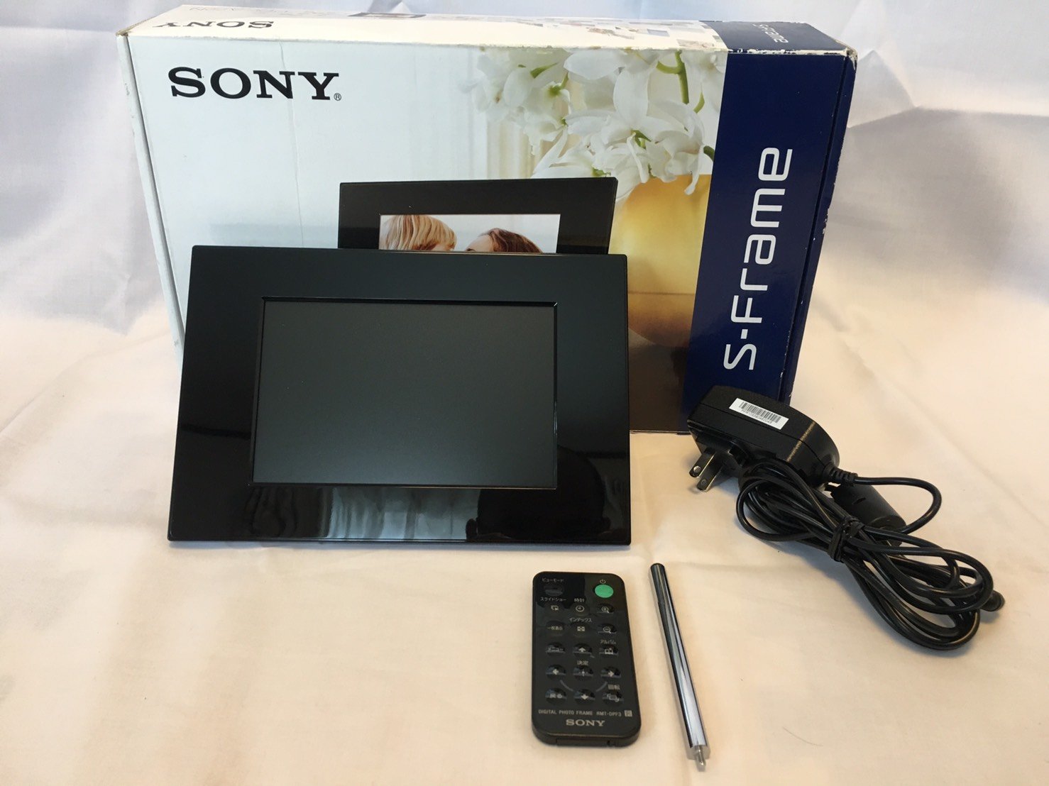 Amazon.com : SONY digital photo frame A72N Black DPF-A72N / B 