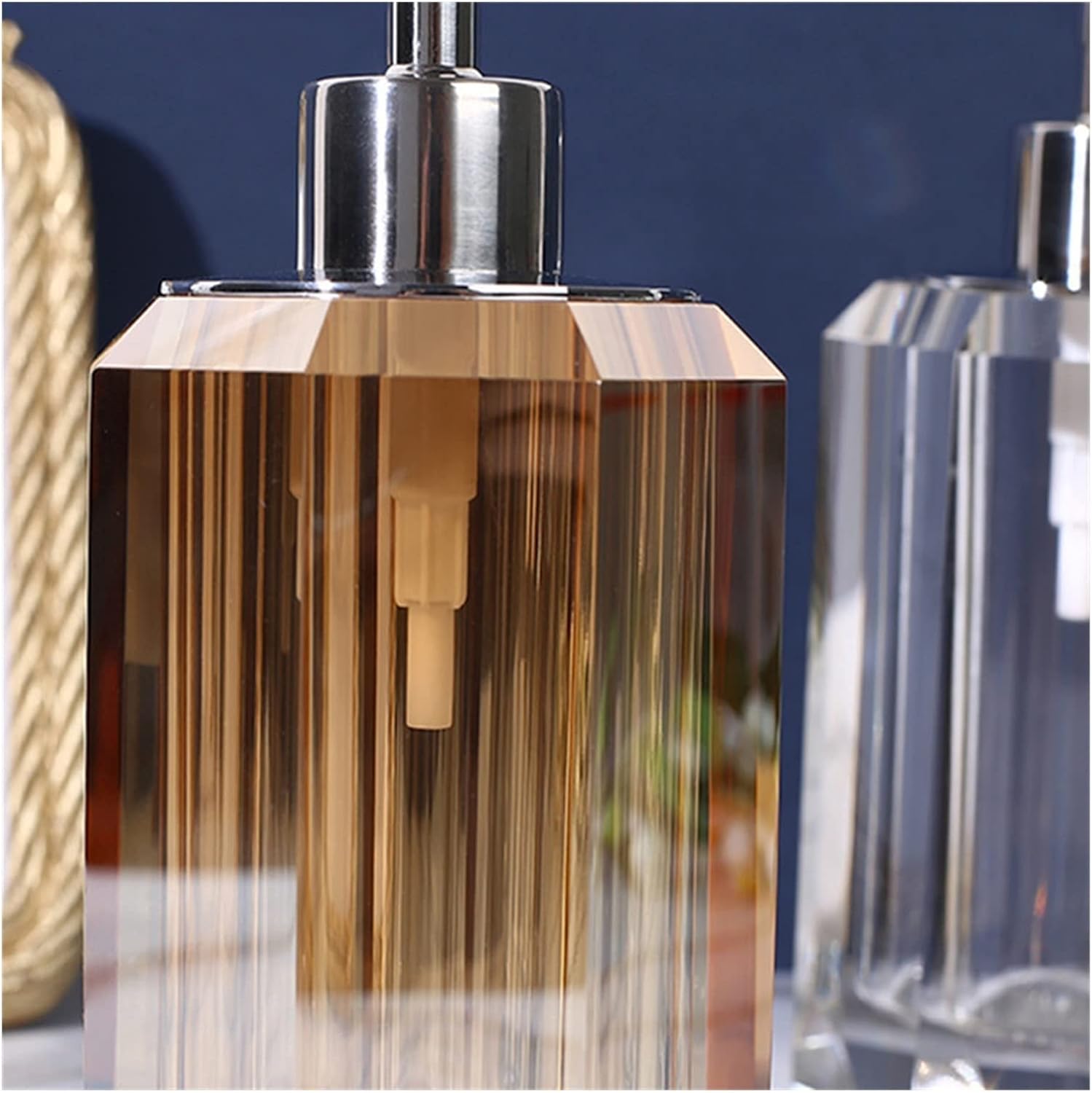 Shower Dispensers 1Pc Light Luxury Liquid Soap Dispenser Crystal Transparent Shower Gel Shampoo Dispensing Bottle Container Bathroom Accessories Lotio(A)